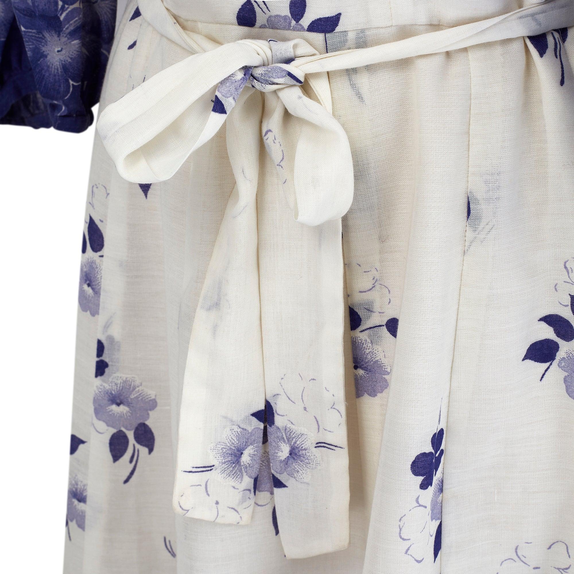 1970s White and Purple Mousseline Cotton Dress In Excellent Condition For Sale In London, GB