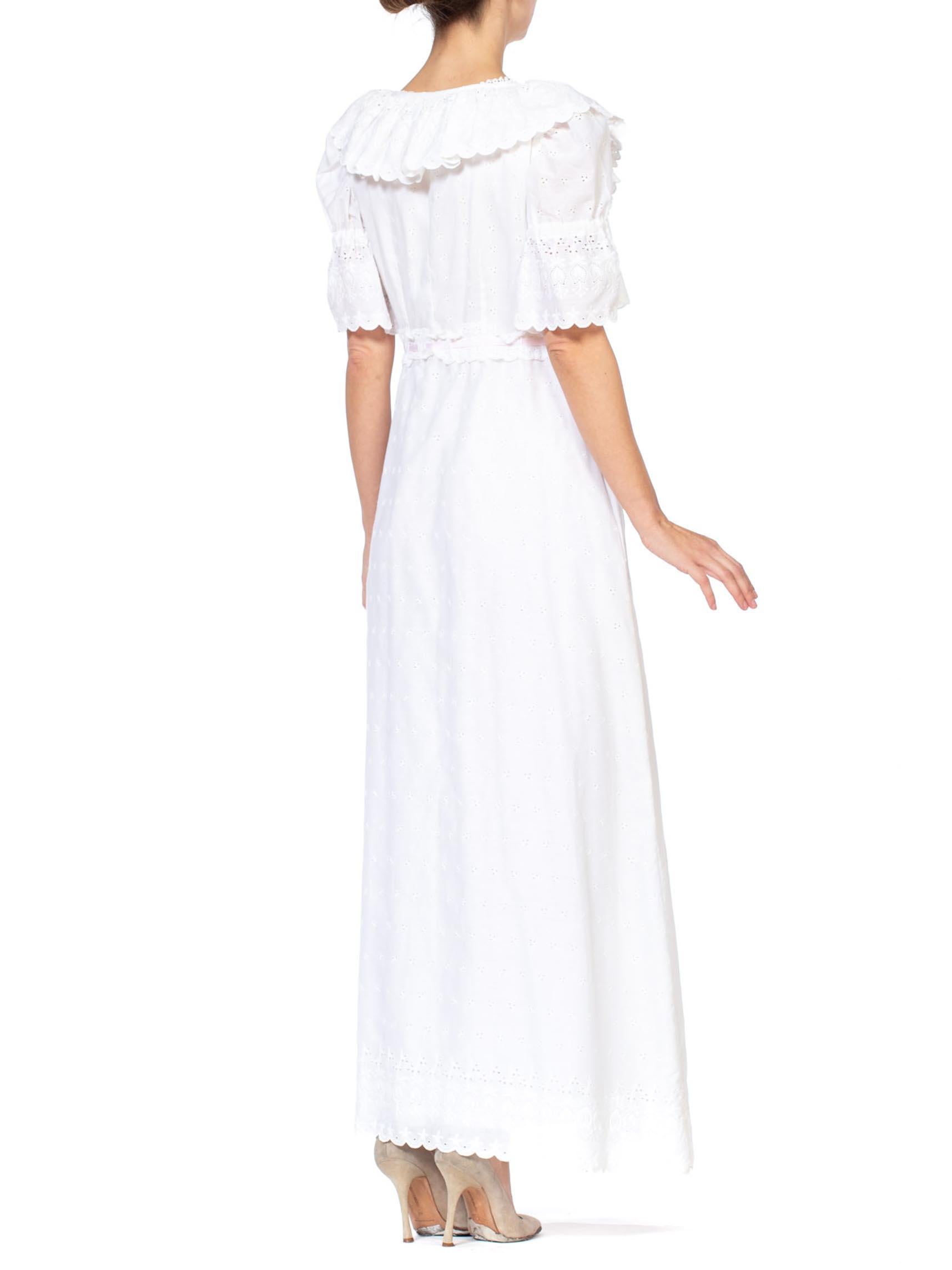 1970S White Embroidered Cotton Blend Eyelet Lace Negligee & Duster Robe Set For Sale 3