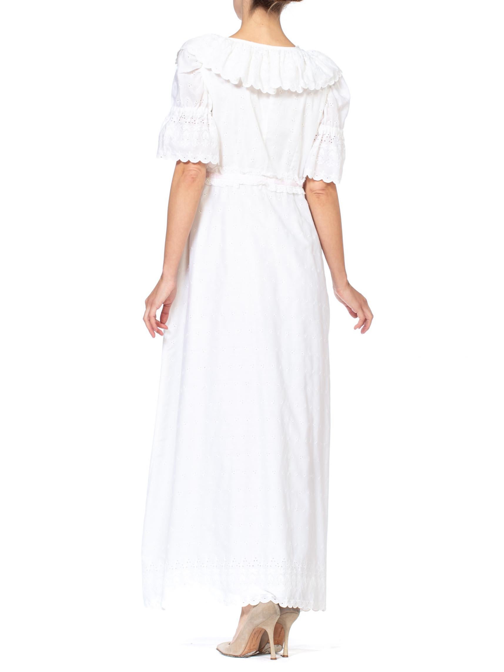 1970S White Embroidered Cotton Blend Eyelet Lace Negligee & Duster Robe Set For Sale 2