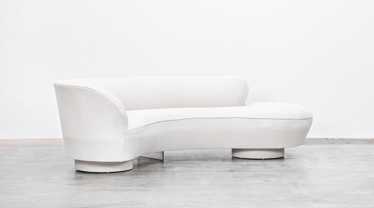 1970s White Fabric, New Upholstery Sofa by Vladimir Kagan For Sale 3