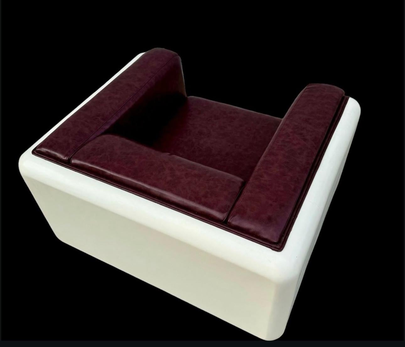 Cuir 1970 White/Space Acrylic Plinth Burgundy Leather Space Age Lounge Chair