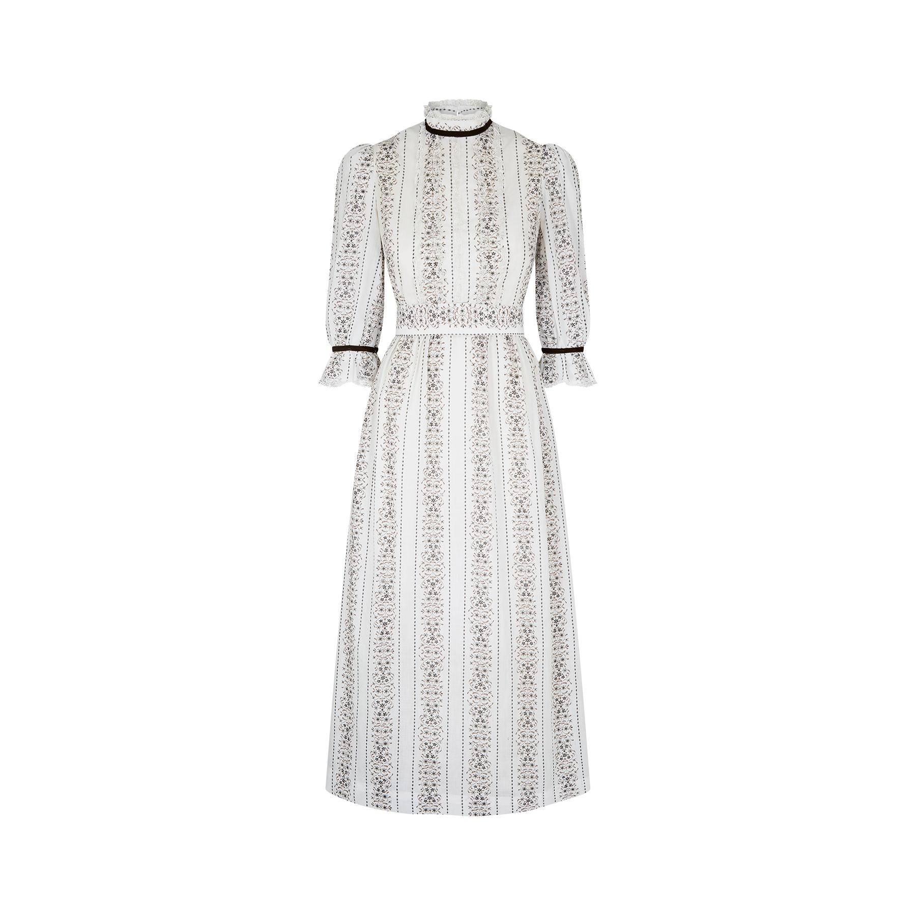 1970s White Floral Lace and Cotton Maxi Dress In Excellent Condition For Sale In London, GB