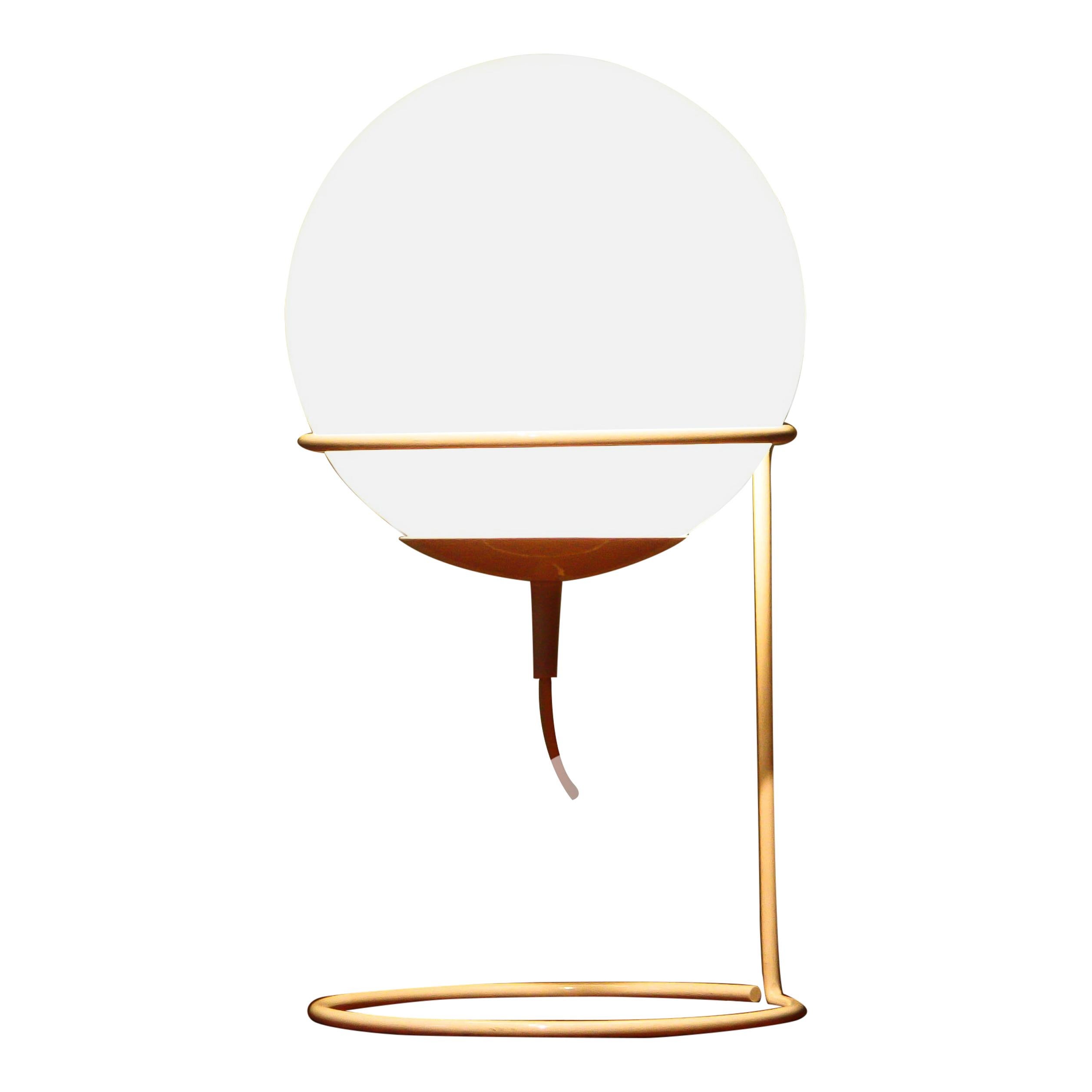 Beautiful ball-shaped glass table lamp 