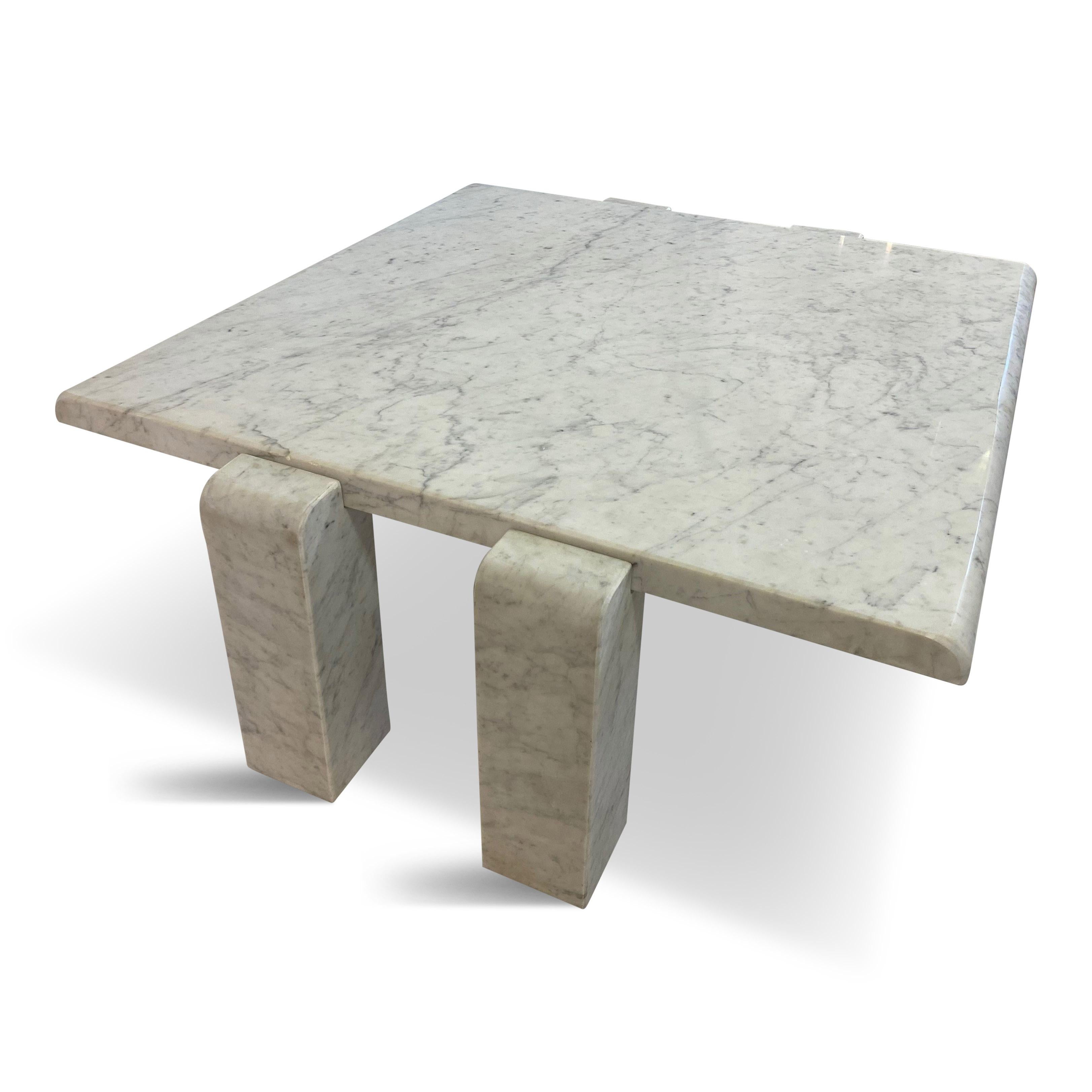 1970s White Italian Coffee Table in Carrara Marble by Skipper For Sale 1