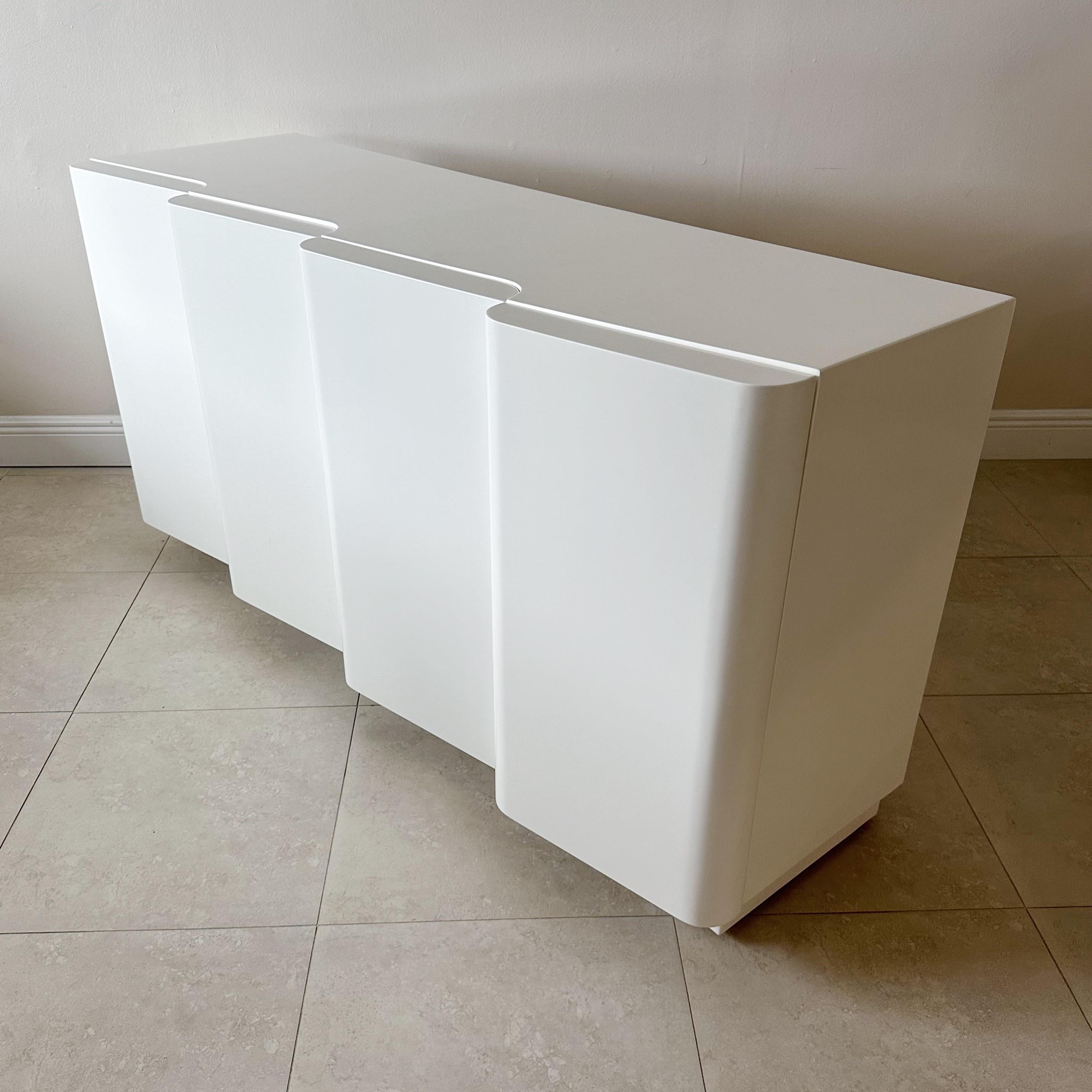 Wood 1970s White Lacquered Credenza with Four Undulating Doors For Sale