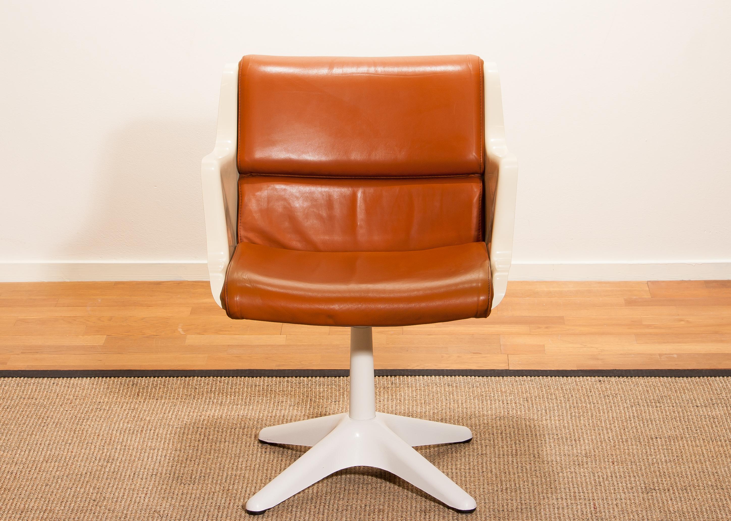 1970s, White Leather / Fibreglass Desk Side Chair by Yrjö Kukkapuro for Haimi 1