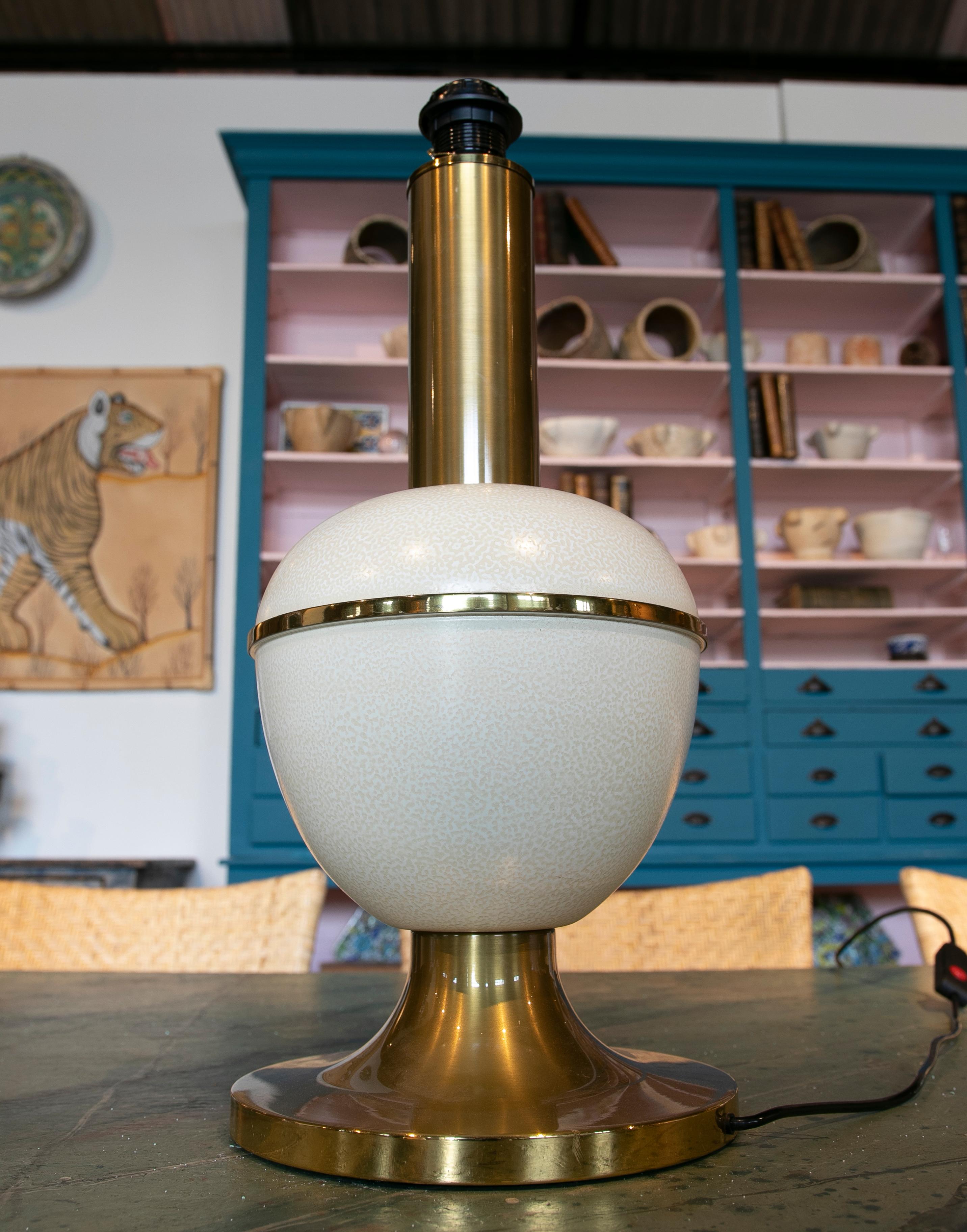 20th Century 1970s White Metal Table Lamp Imitating Ostrich Eggs  For Sale