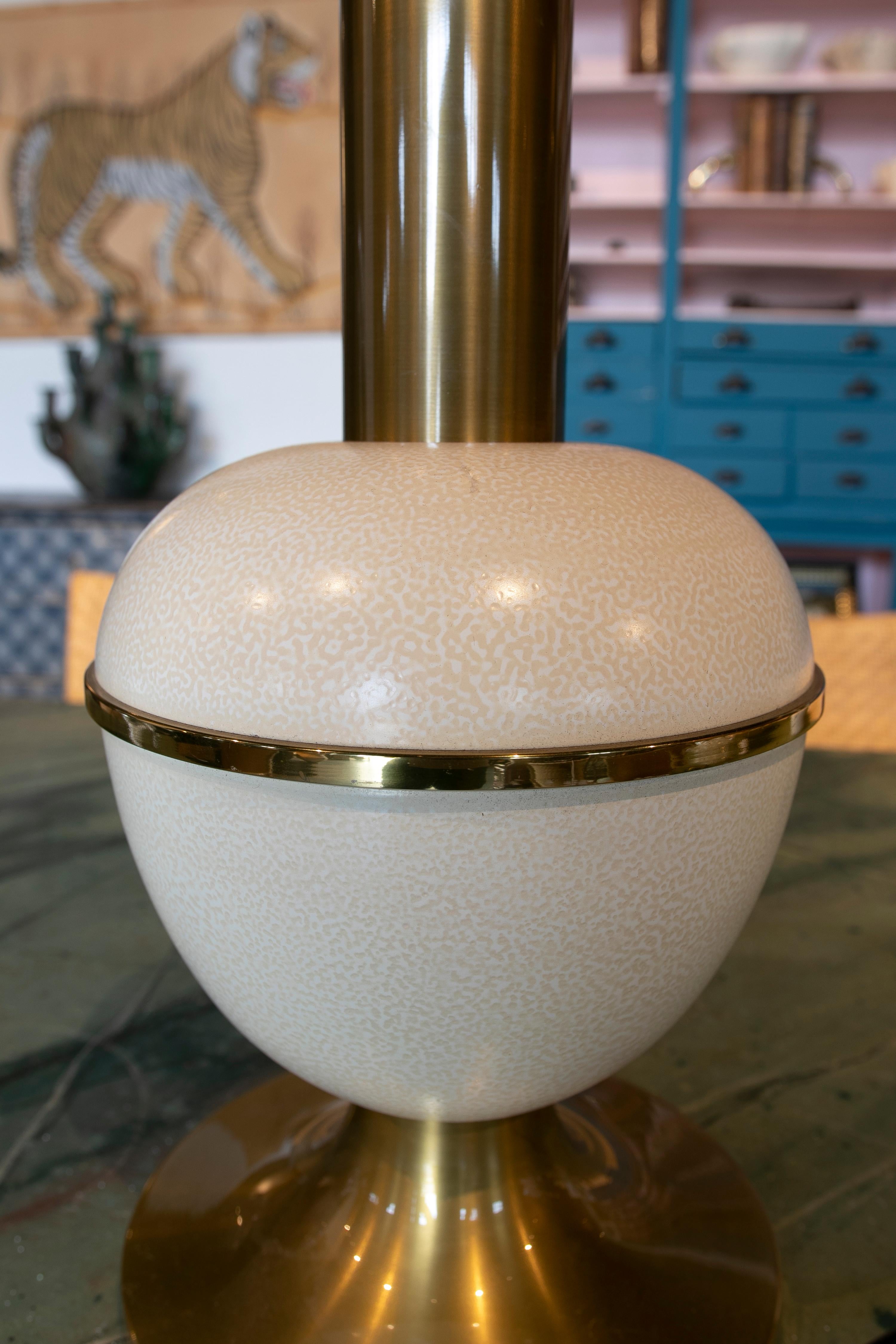 1970s White Metal Table Lamp Imitating Ostrich Eggs  For Sale 1