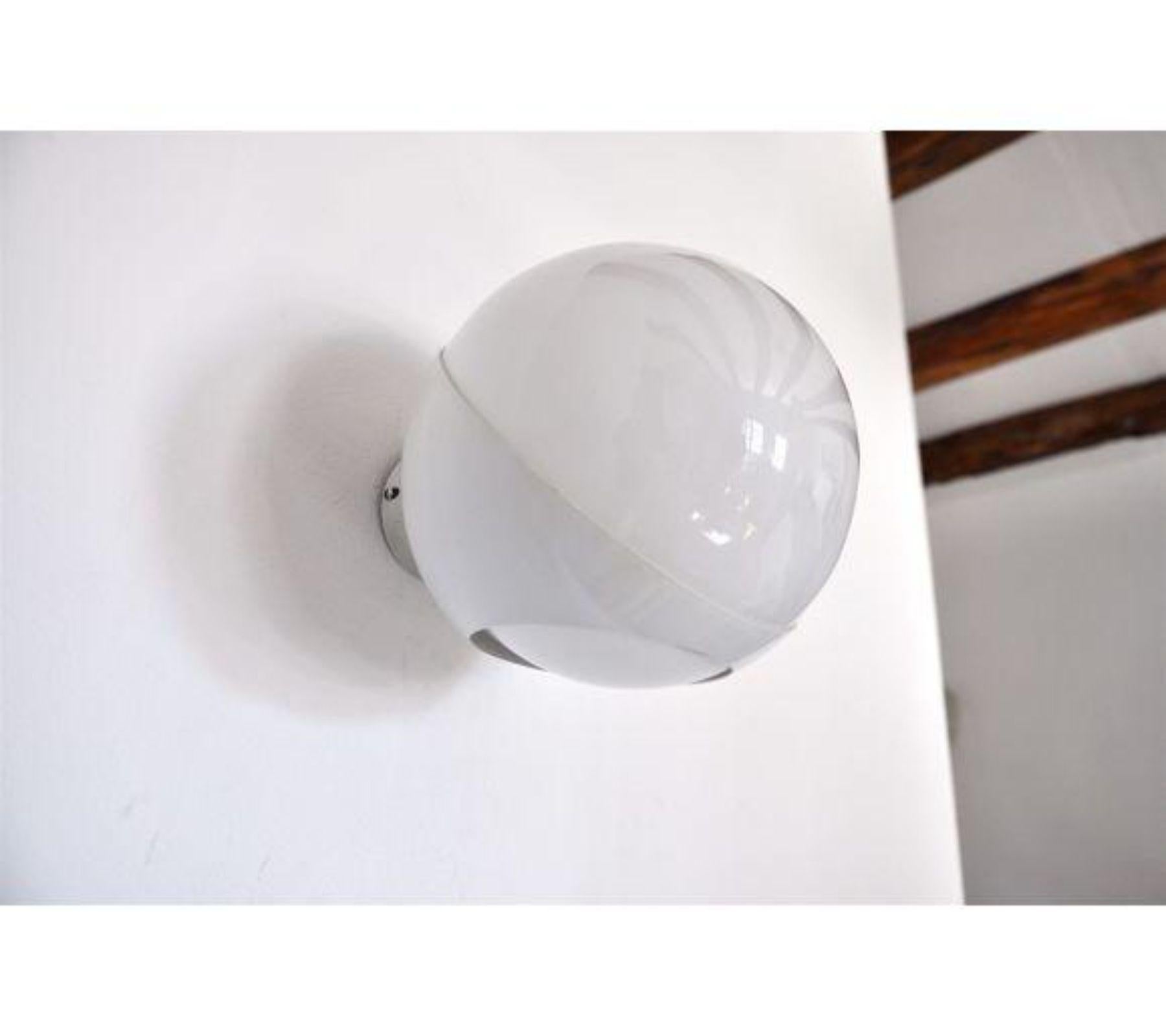 1970s White Opaline Wall Light, Italy In Good Condition For Sale In BARCELONA, ES