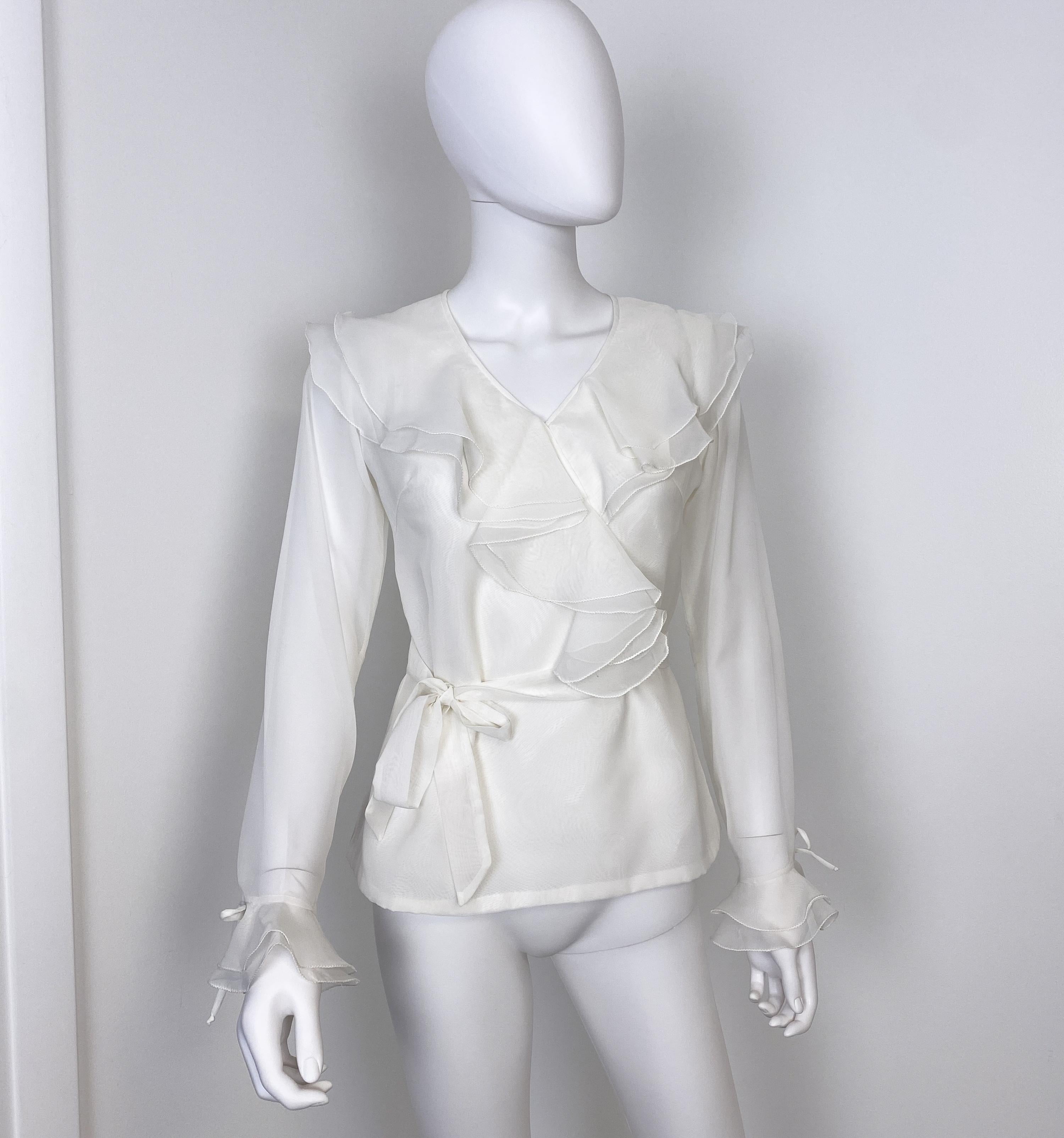 Gray White Organdy and Sheer Blouse Top with Ruffled Collar Size 8 For Sale