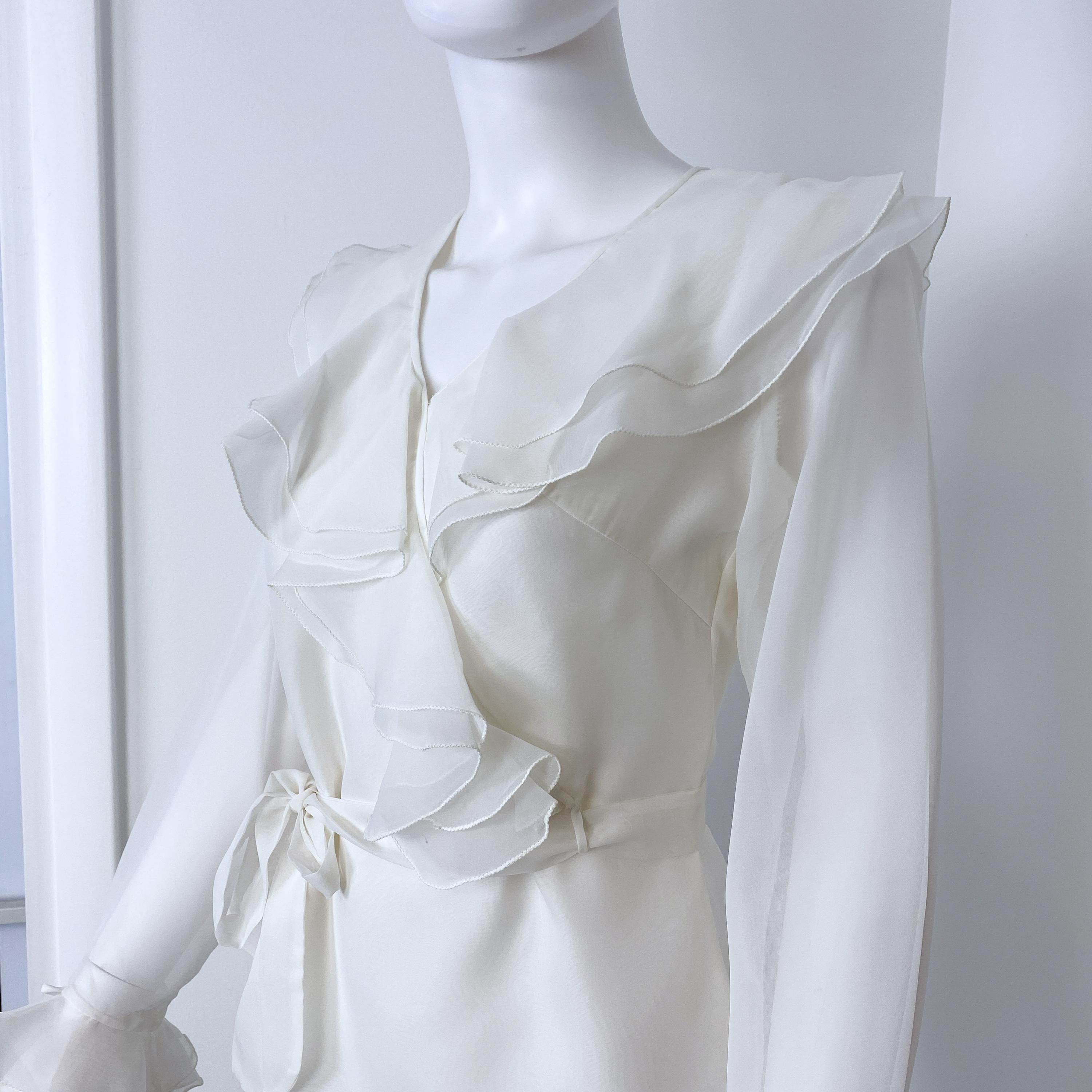 White Organdy and Sheer Blouse Top with Ruffled Collar Size 8 For Sale 3