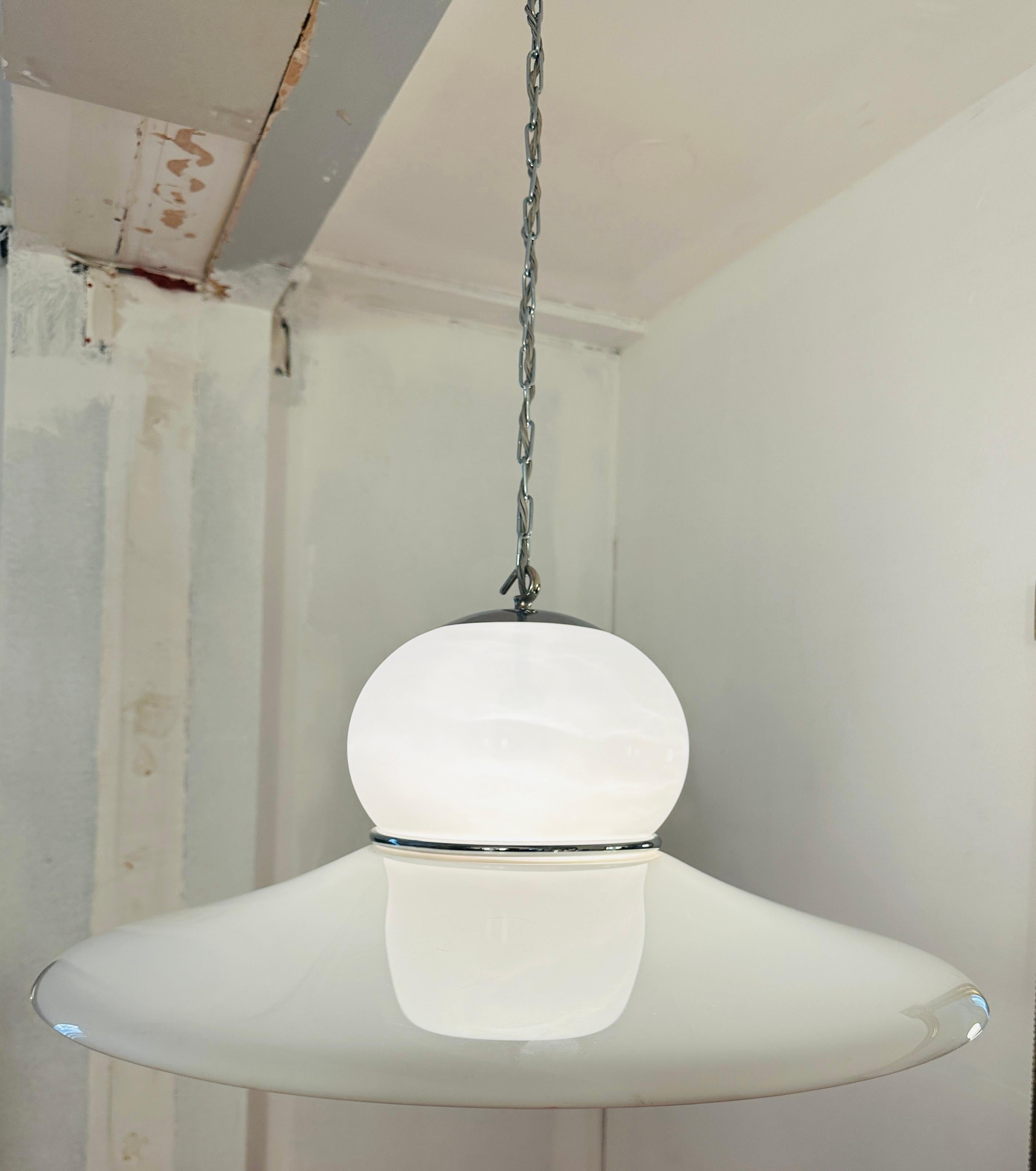 1970s White Plexiglass UFO Space Age Harvey Guzzini Hanging Ceiling Light In Good Condition In London, England