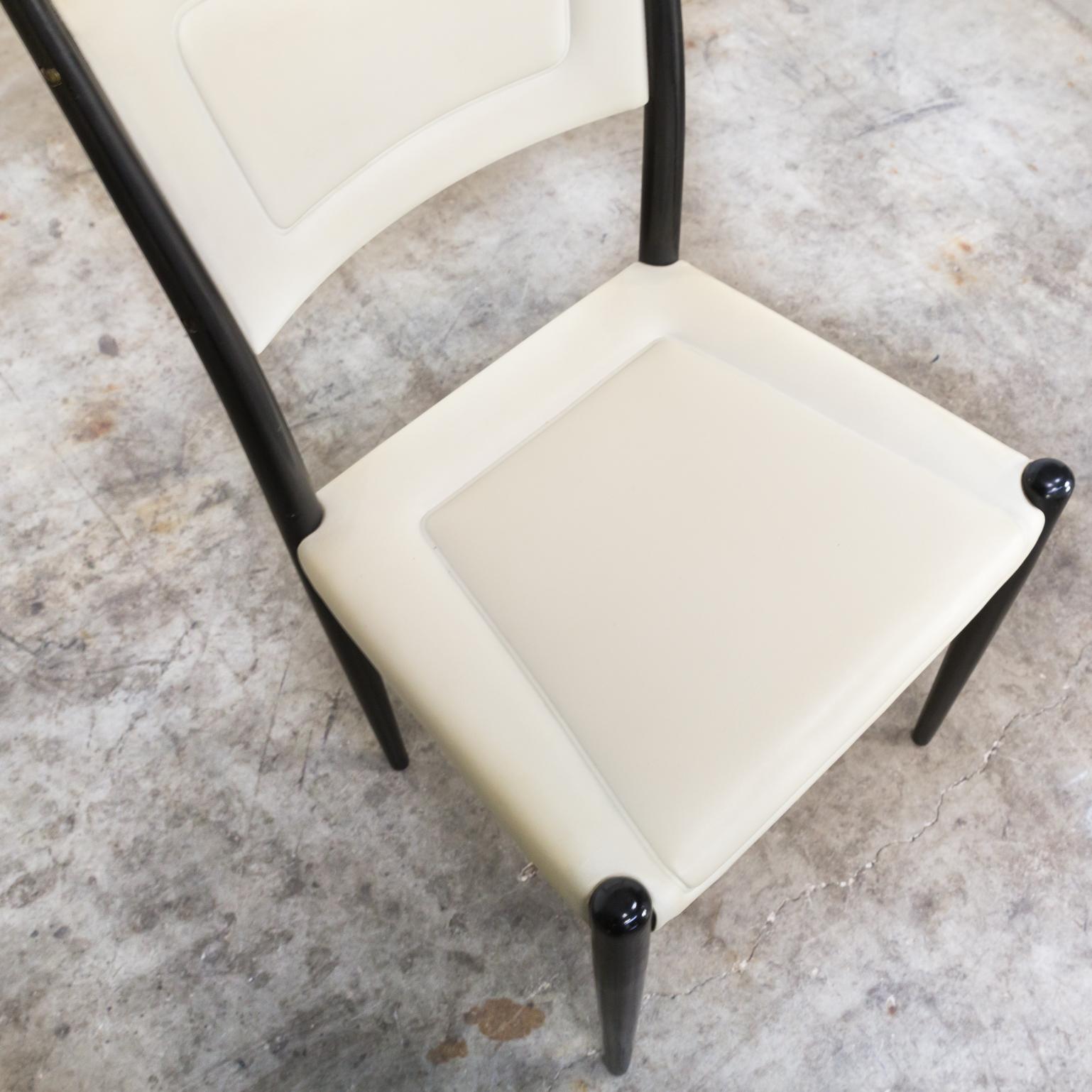 1970s White Skai Dining Chairs on Black Wooden Frame for G-Plan Set of Six For Sale 8