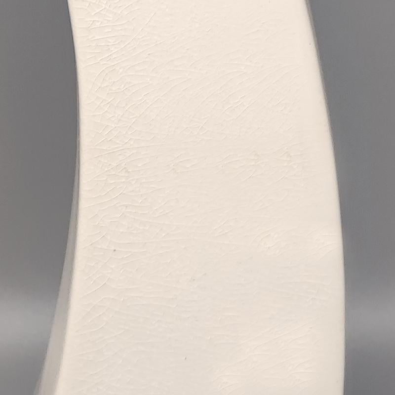 Weiße Vase aus Keramik aus dem Space Age der 1970er Jahre, Franco Pozzi zugeschrieben. Hergestellt in Italien im Angebot 1