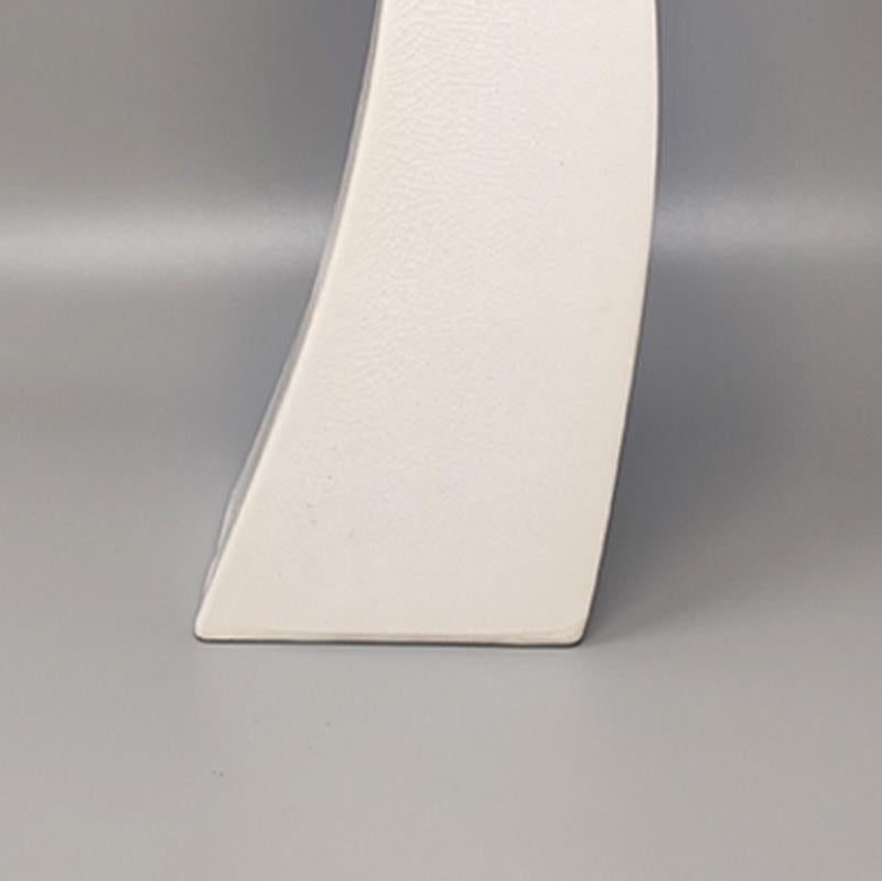 Weiße Vase aus Keramik aus dem Space Age der 1970er Jahre, Franco Pozzi zugeschrieben. Hergestellt in Italien im Angebot 3