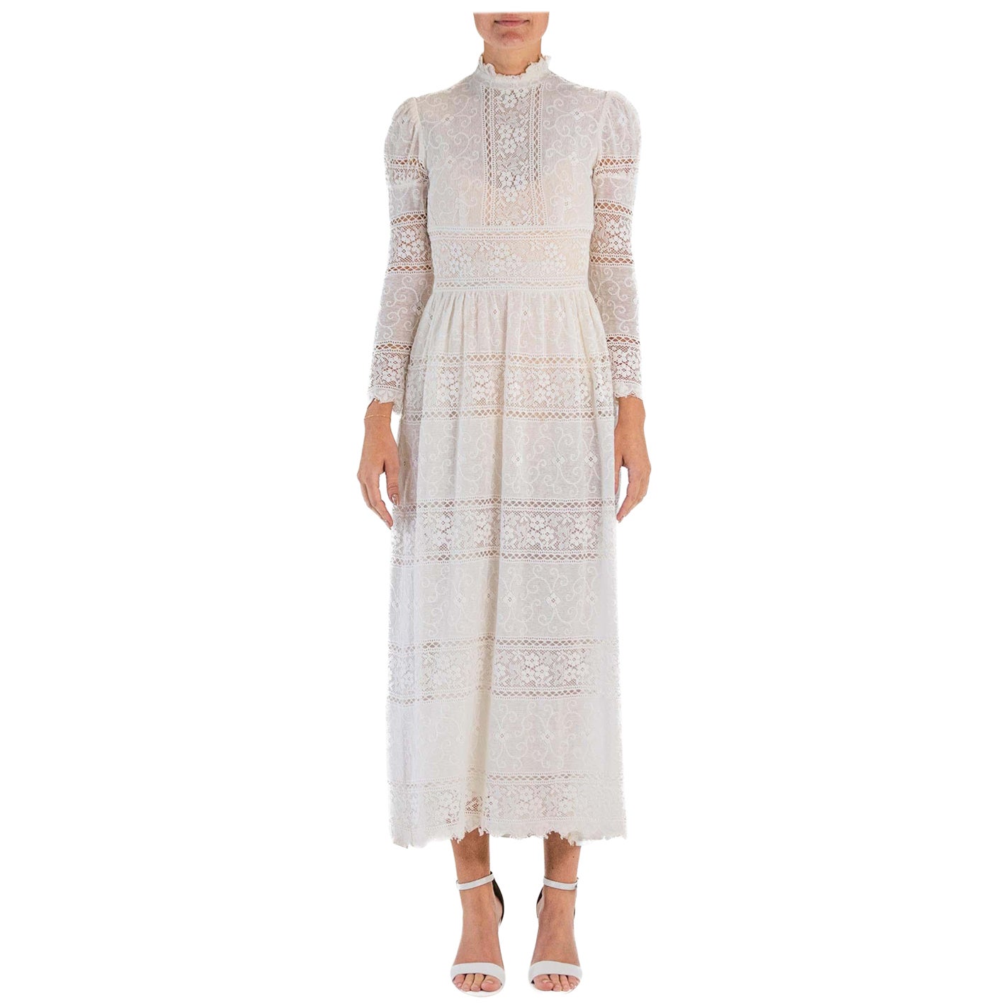 Robe à manches longues en dentelle blanche de style victorien des années 1970