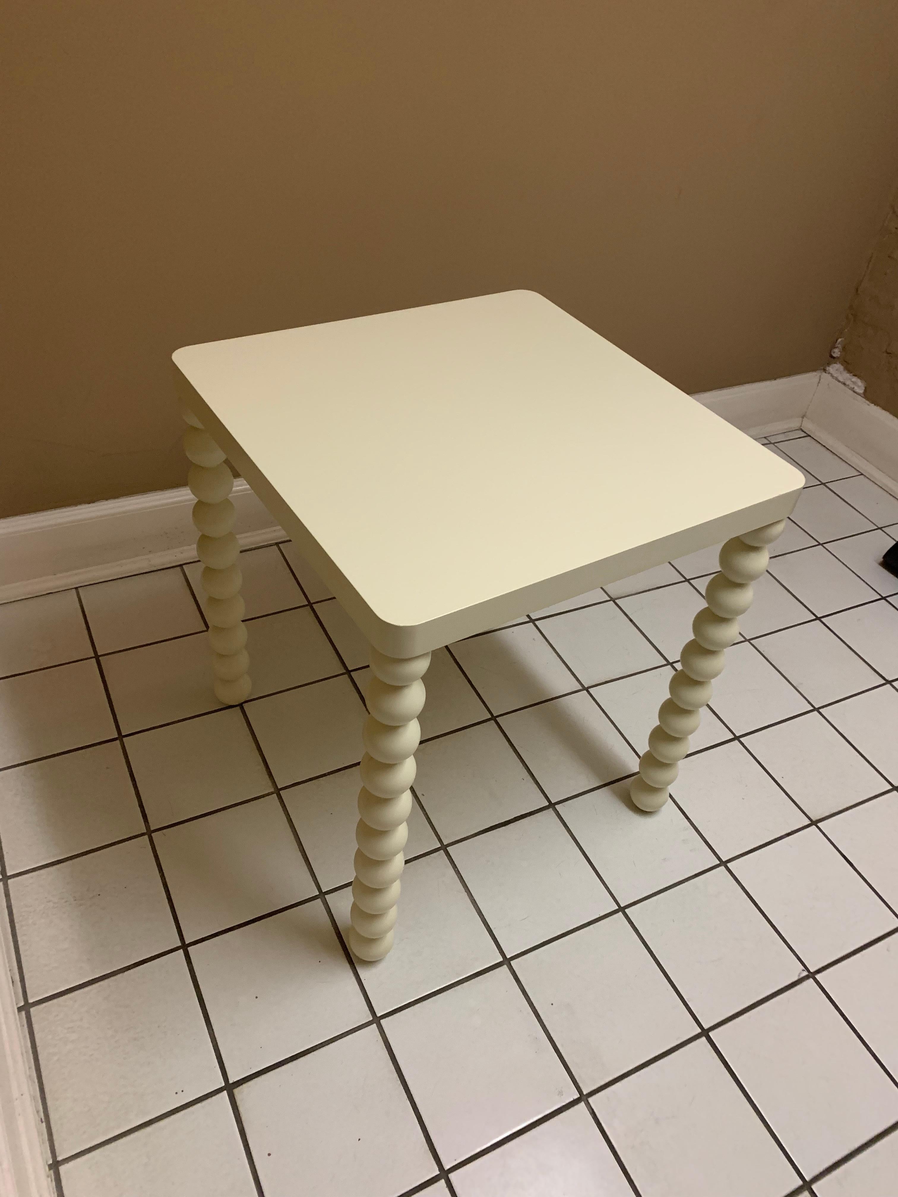 Vintage 1970s White Wood Table with Carved Rounded Legs For Sale 1