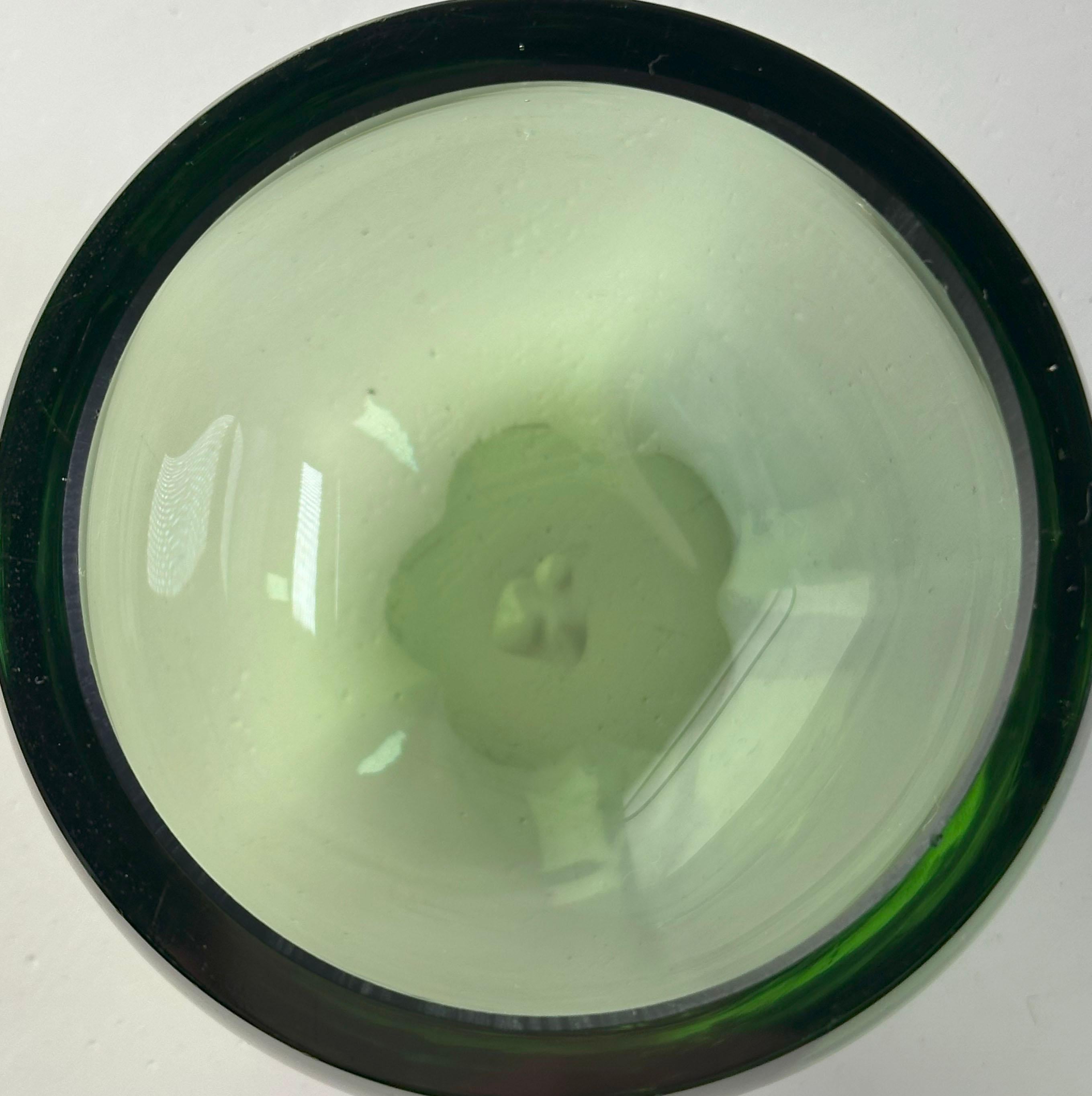 Weißfriars Votive-Kerzenhalter aus Meeresgrünem Glas, Modell:9394, 1954 (Moderne der Mitte des Jahrhunderts) im Angebot