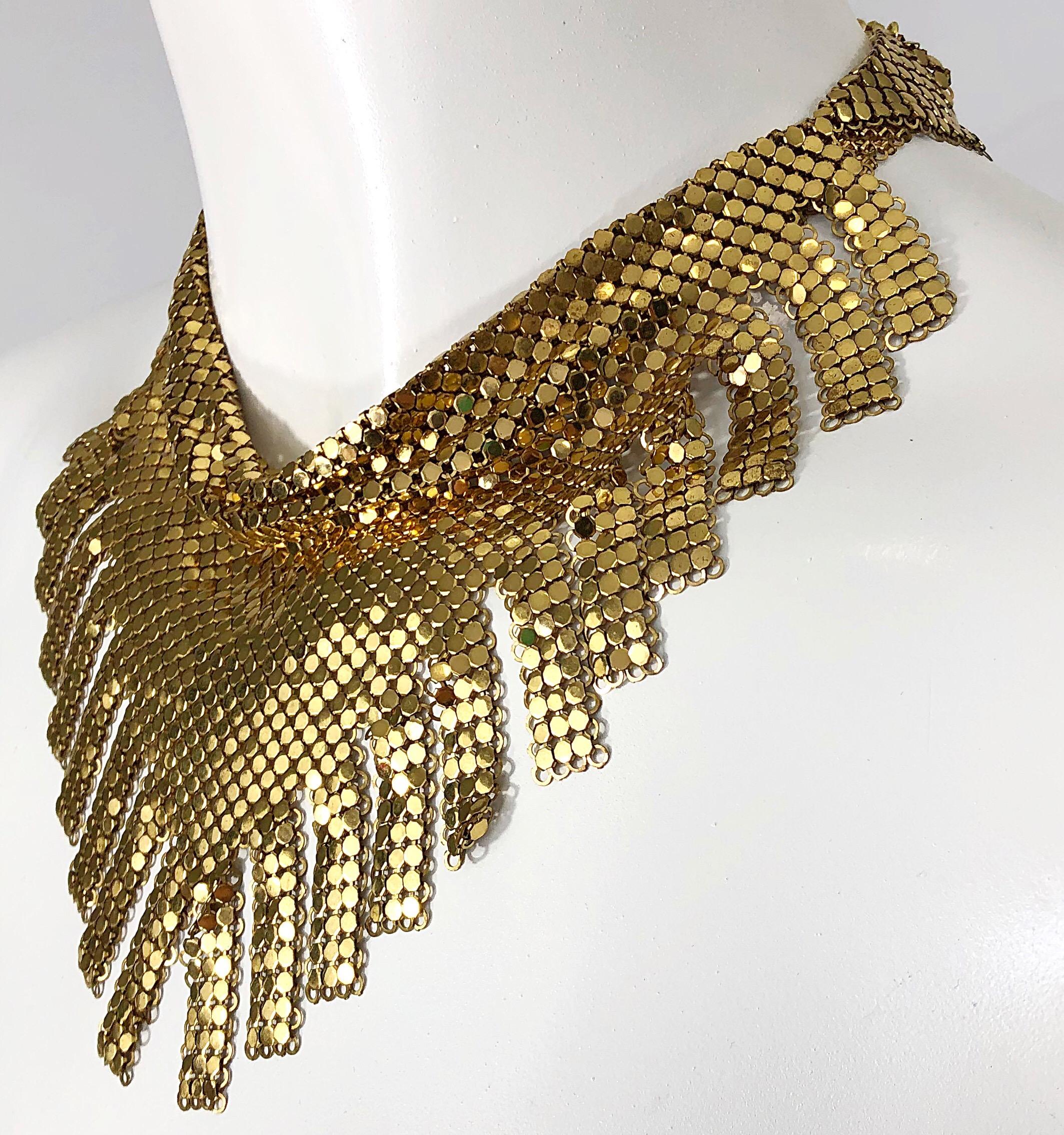 1970er Whiting & Davis Gold Kettenhemd mit Metallfransen Vintage 70er Jahre Bib Halskette im Zustand „Hervorragend“ im Angebot in San Diego, CA