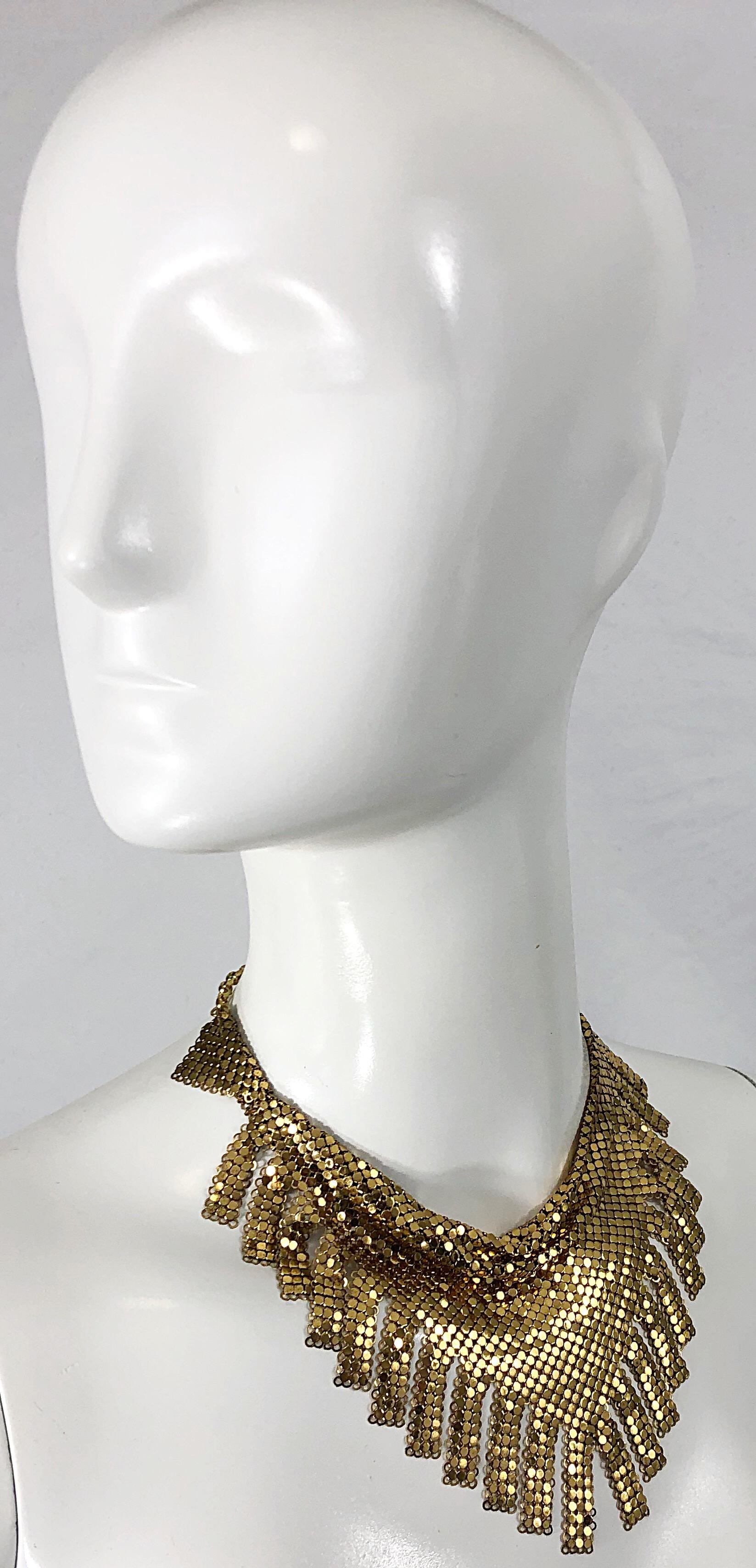 1970er Whiting & Davis Gold Kettenhemd mit Metallfransen Vintage 70er Jahre Bib Halskette Damen im Angebot