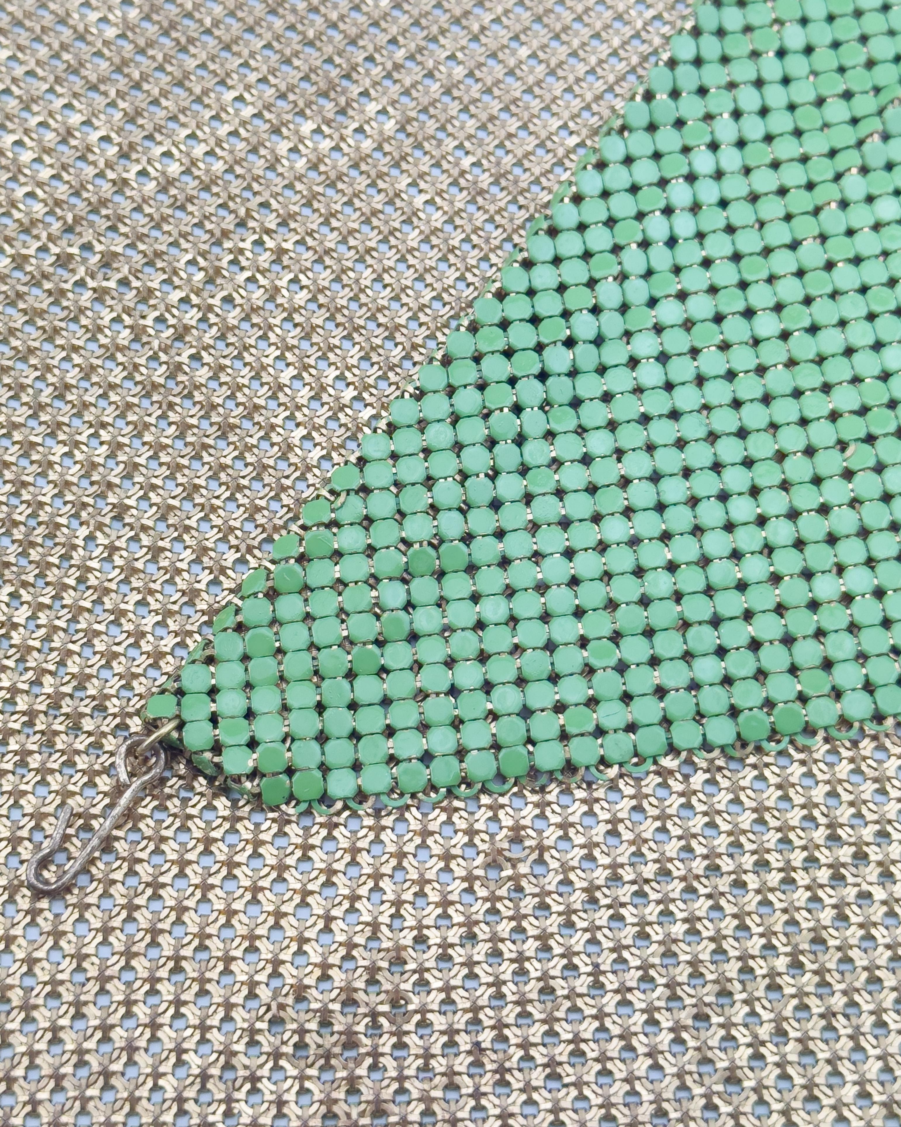 1970's Whiting & Davis Mesh Scarf Style Necklace In condizioni buone in vendita a Toronto, Ontario