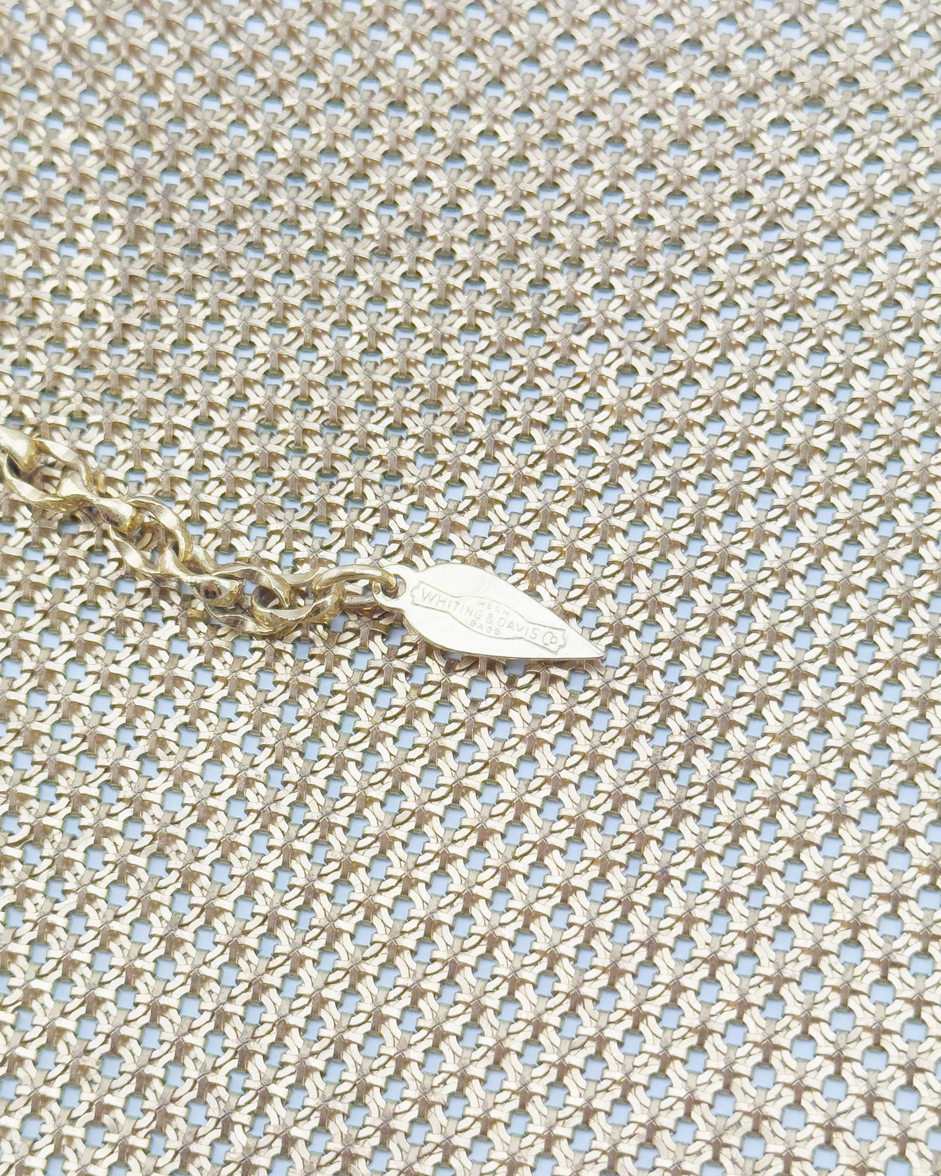 da uomo o donna 1970's Whiting & Davis Mesh Scarf Style Necklace in vendita