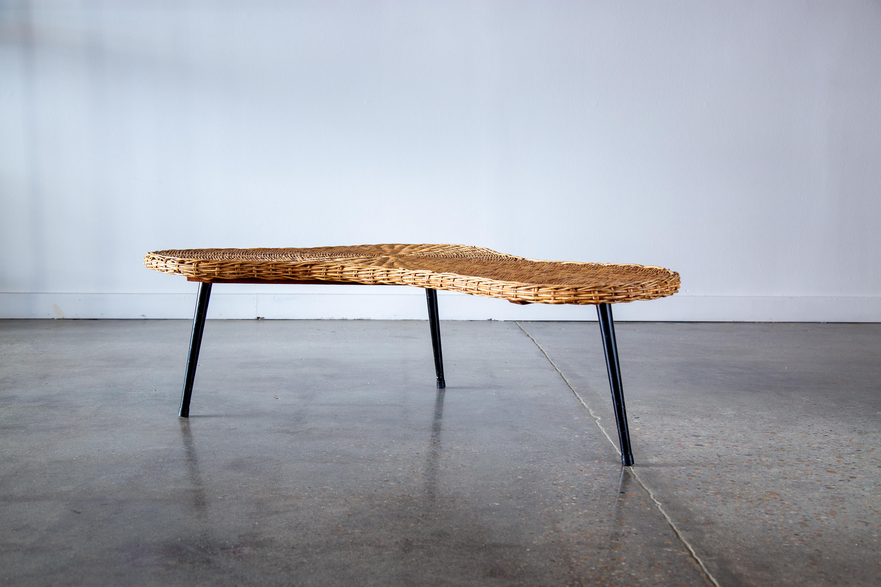 1970s Wicker Amoeba Coffee table on iron legs French Design, Gibbings, Perriand For Sale 1