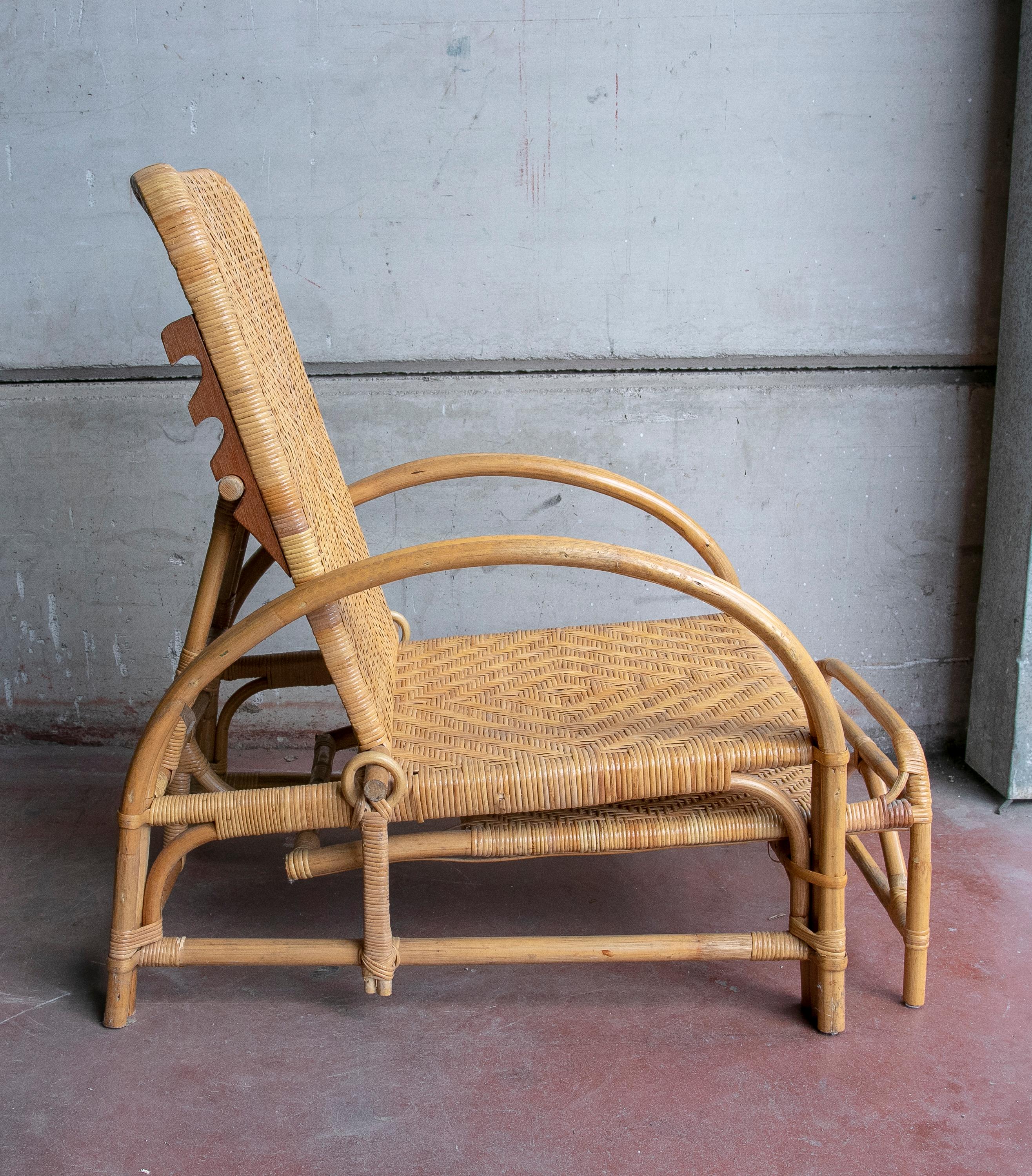 1970s Wicker and Bamboo Armchair with Adjustable Backrest and Footrest For Sale 4
