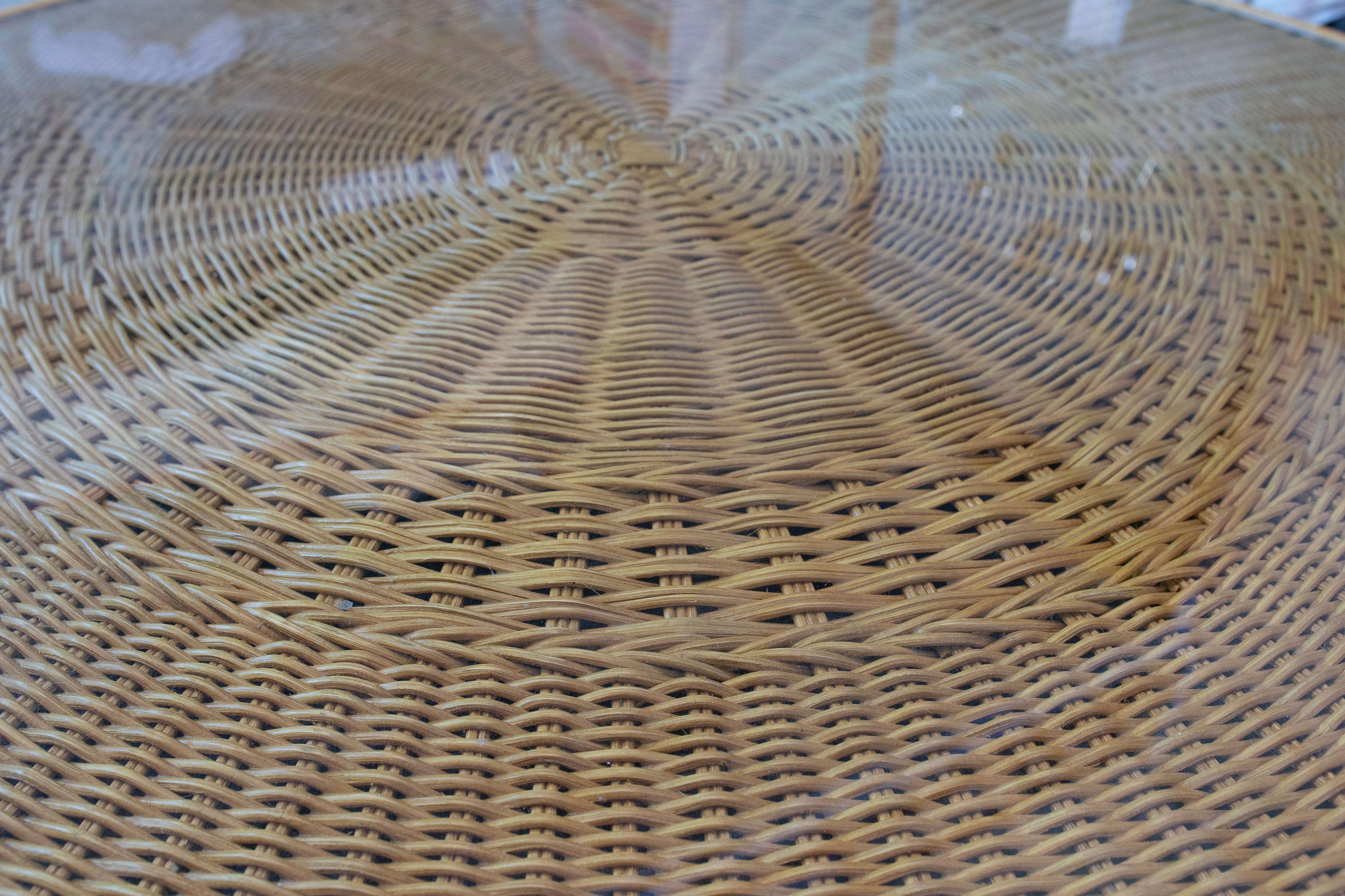 Spanish 1970s Wicker and Bamboo Round Table For Sale