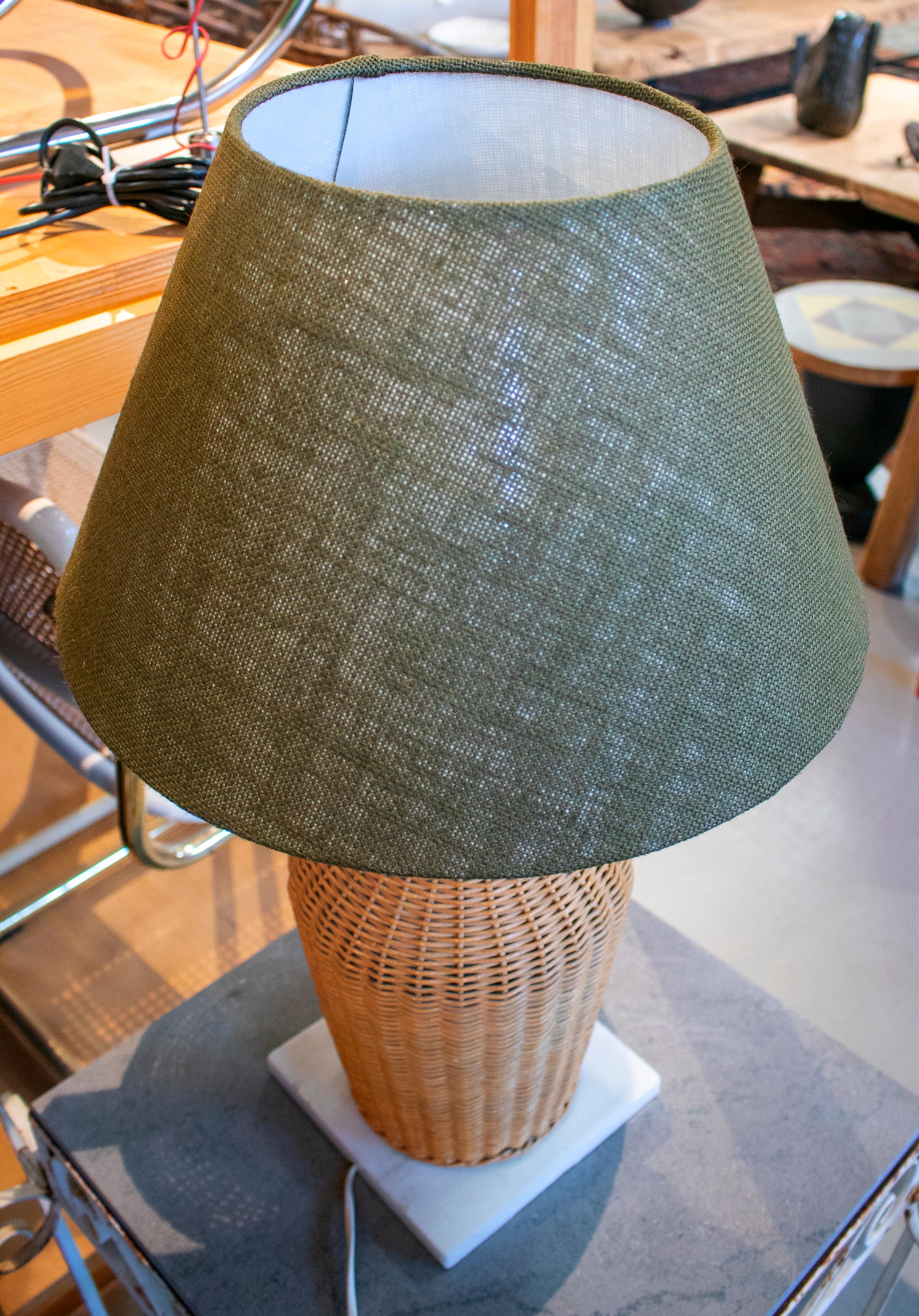 1970s Wicker Lamp with Green Shade on Square White Marble Base In Good Condition In Marbella, ES