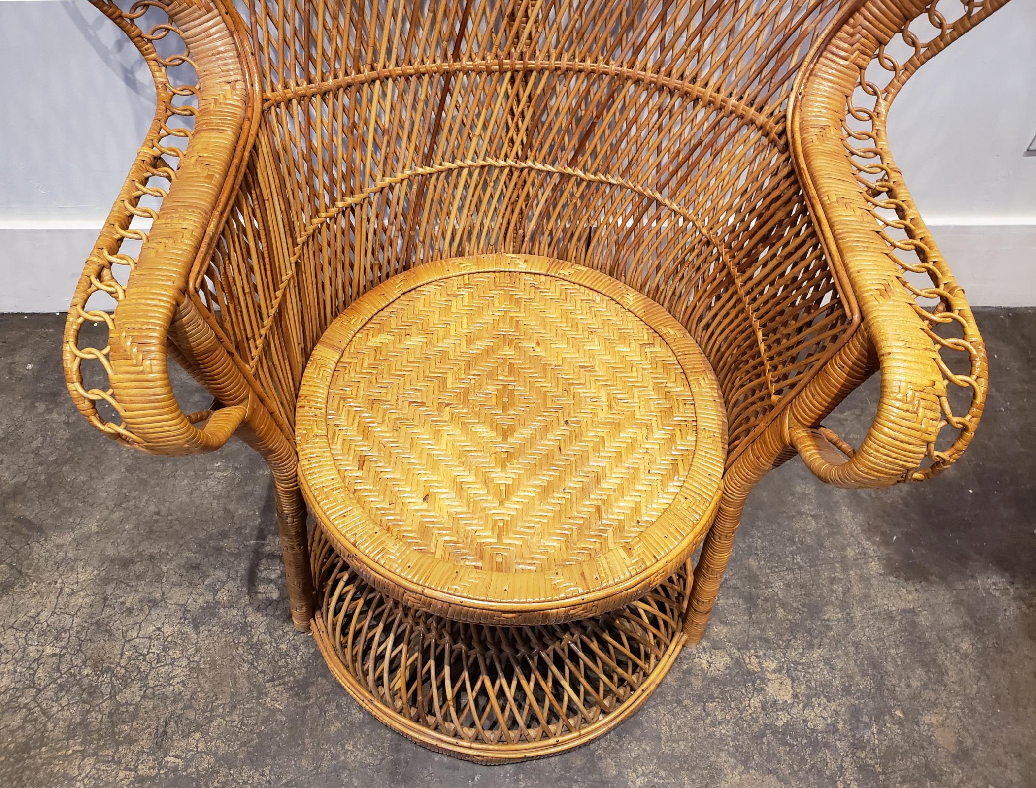 1970s Wicker Rattan Peacock Throne Chair In Good Condition In Dallas, TX