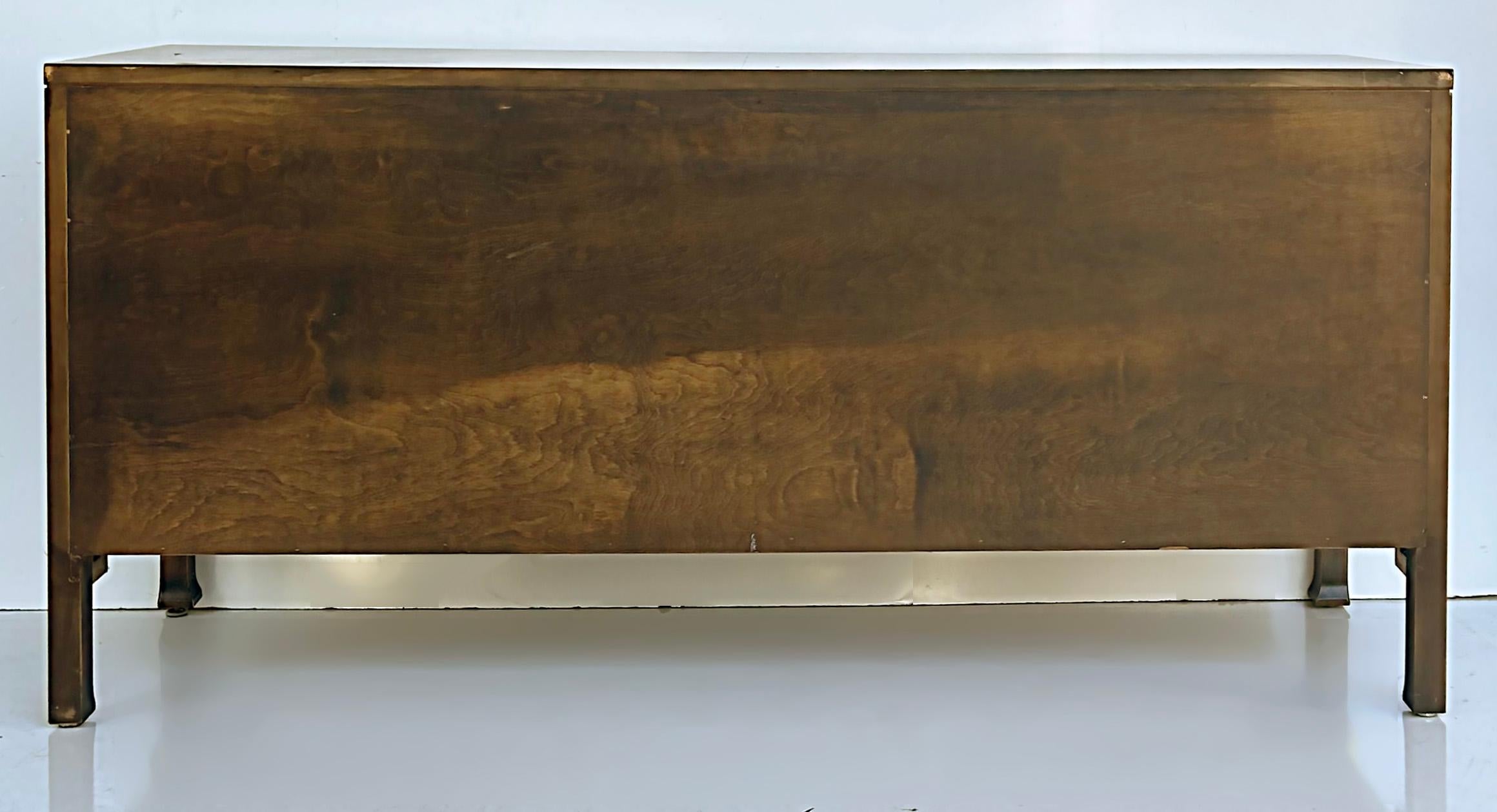 1970s William Doezema Mastercraft Burlwood Brass Credenza, Hollywood Regency en venta 5