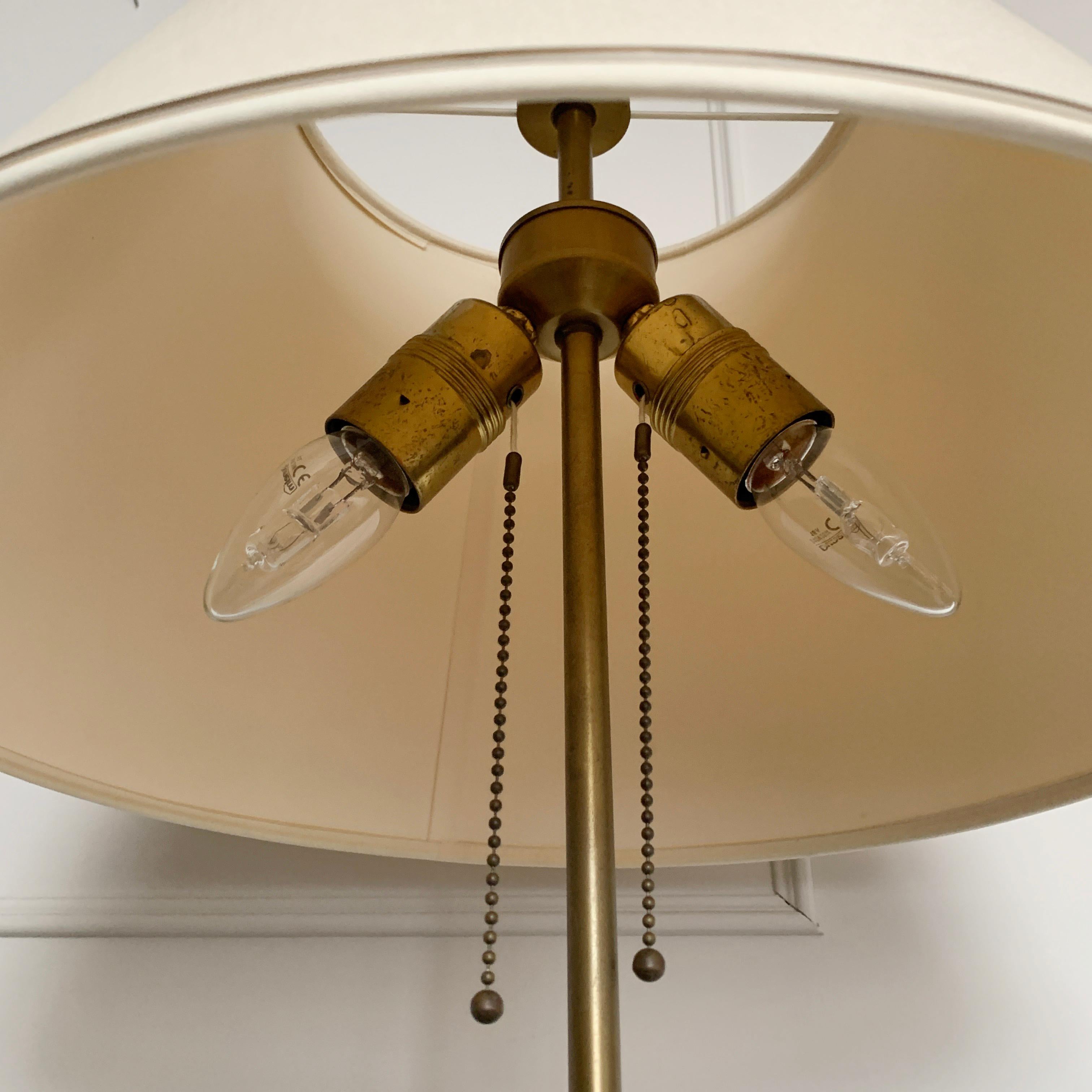 Mid-Century Modern 1970 Willy Rizzo Attributed Gold Table Lamp (lampe de table en or) en vente