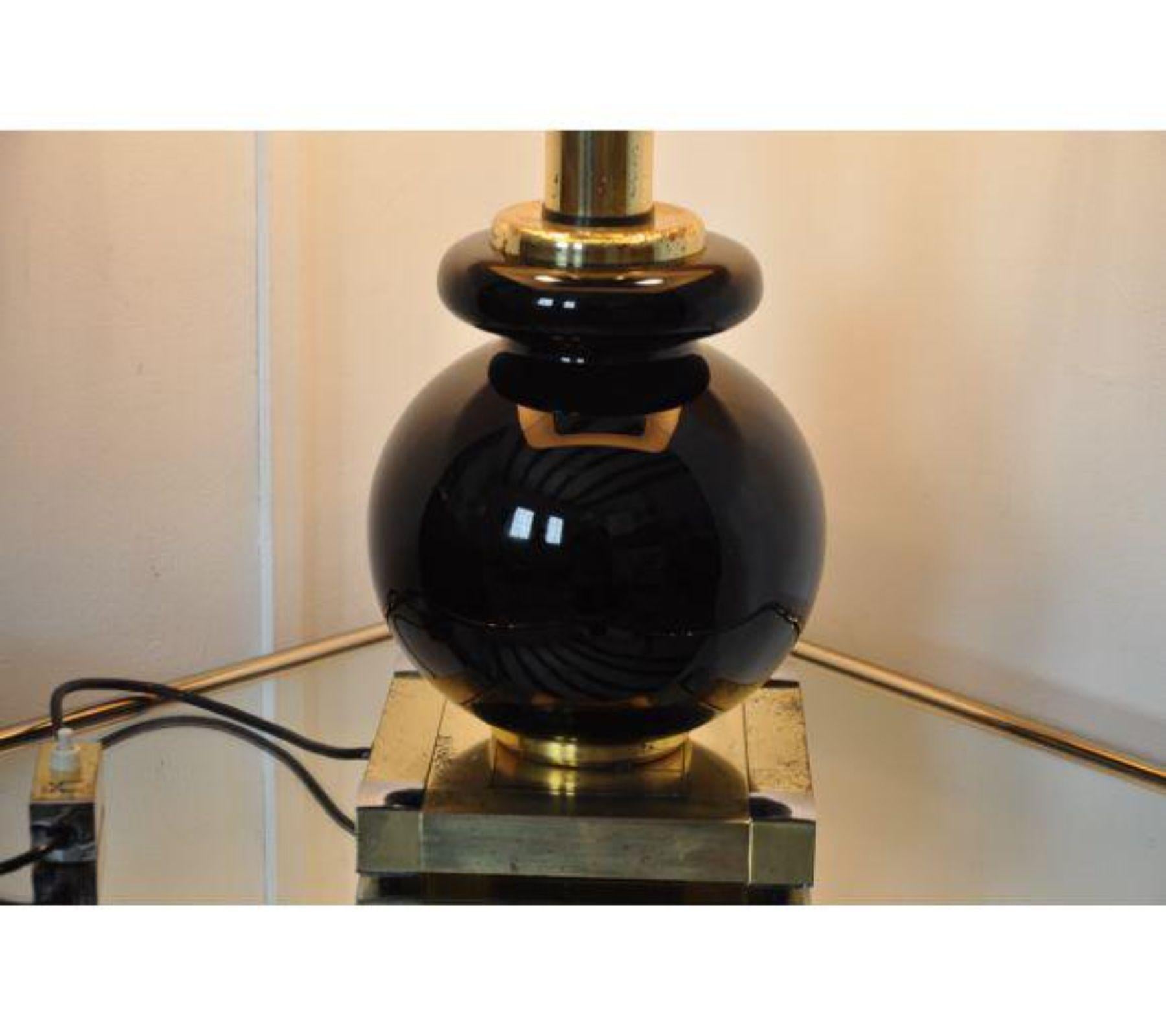 Céramique Lampe de bureau Lumica en laiton et céramique noire des années 1970, Italie en vente