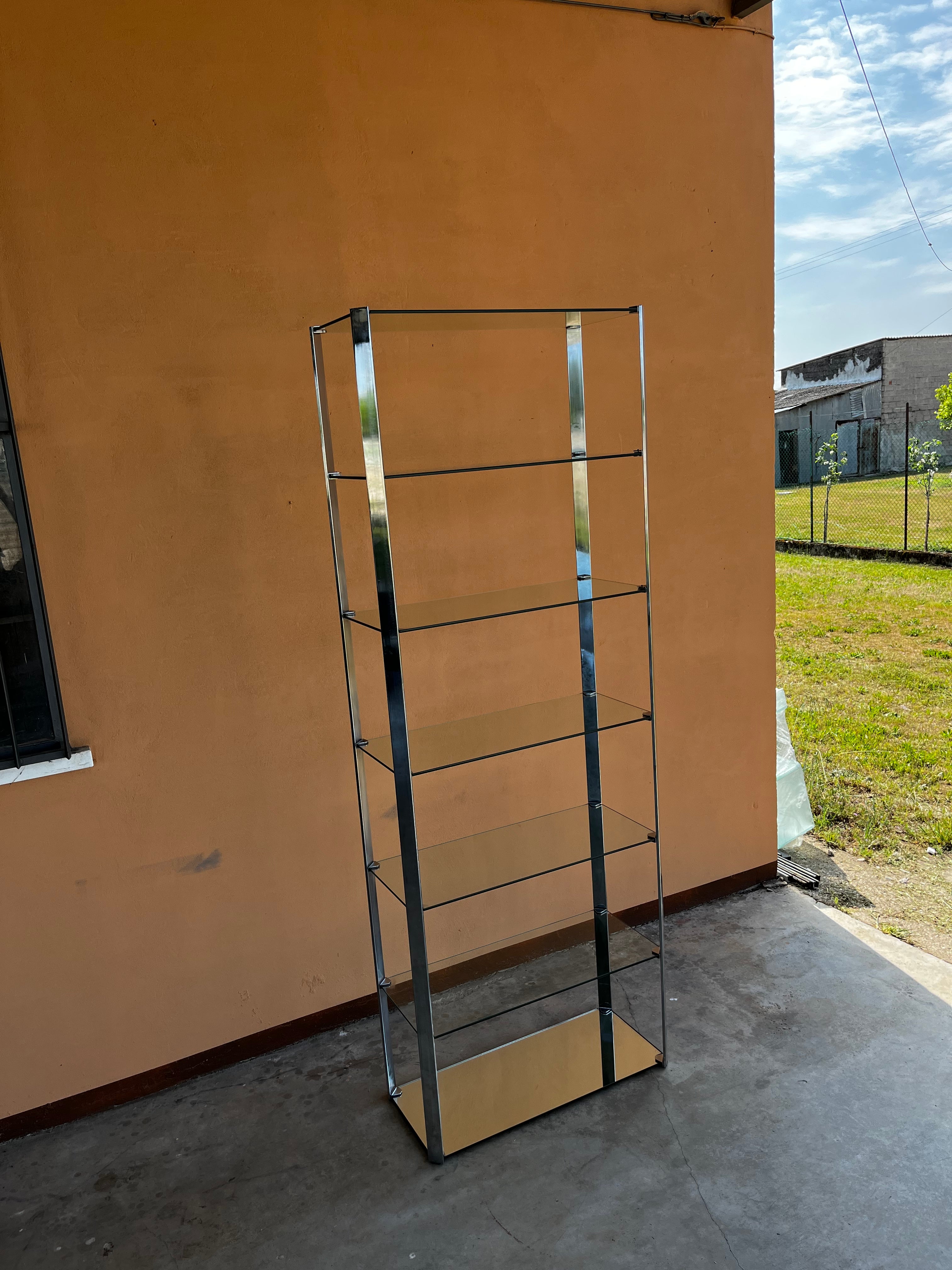 1970s Willy Rizzo steel glass and mirror shelves Cdue Production bookcase
Glass and mirrors are original from 1970s period. They shows some wears coherent with age but no structural damages.

General good conditions. No restoration needed. A