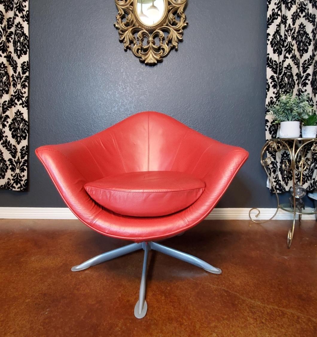 1970s Wilma Salotti Postmodern Red Leather Chair For Sale 2