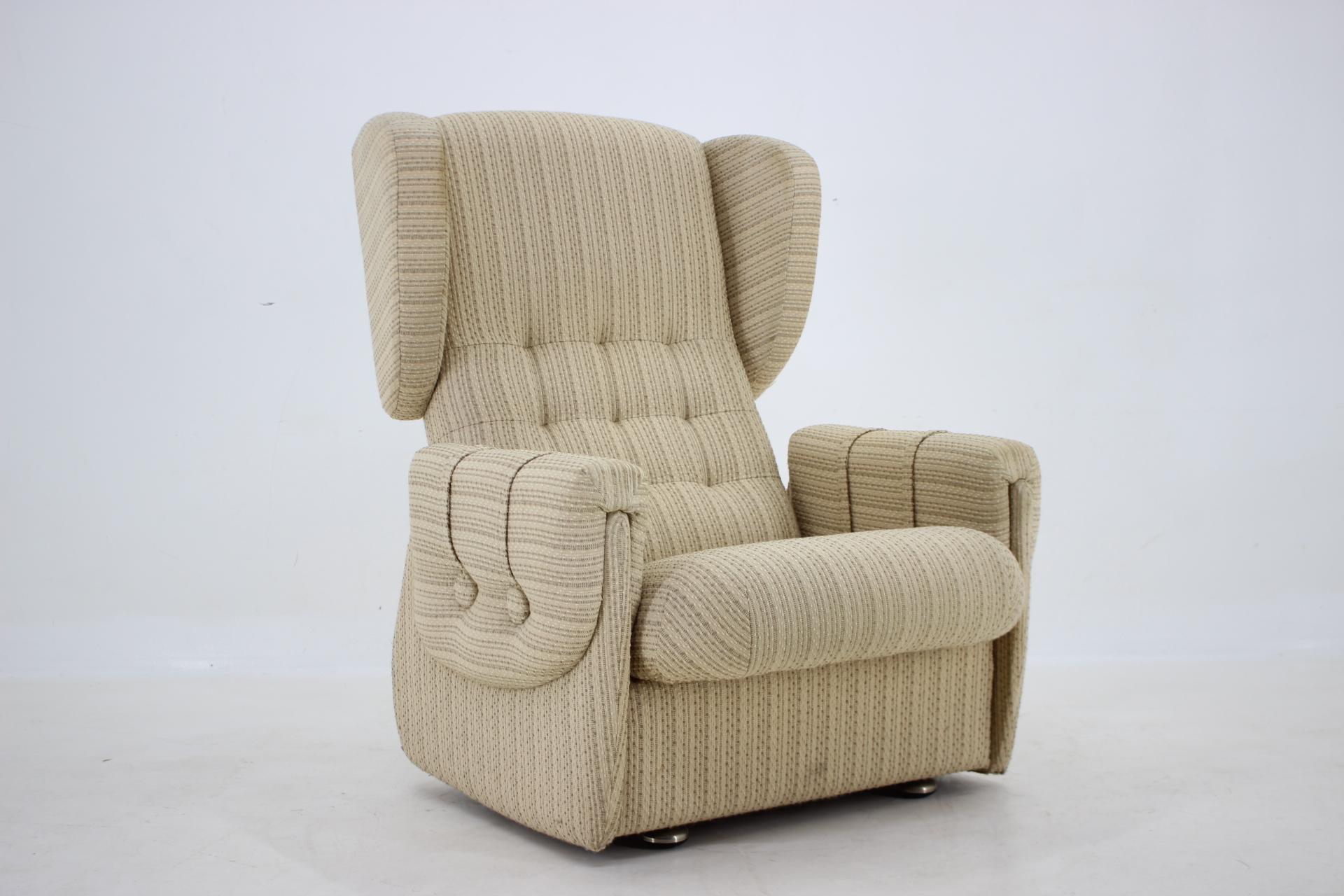 1970s Wing Chair, Czechoslovakia For Sale 5