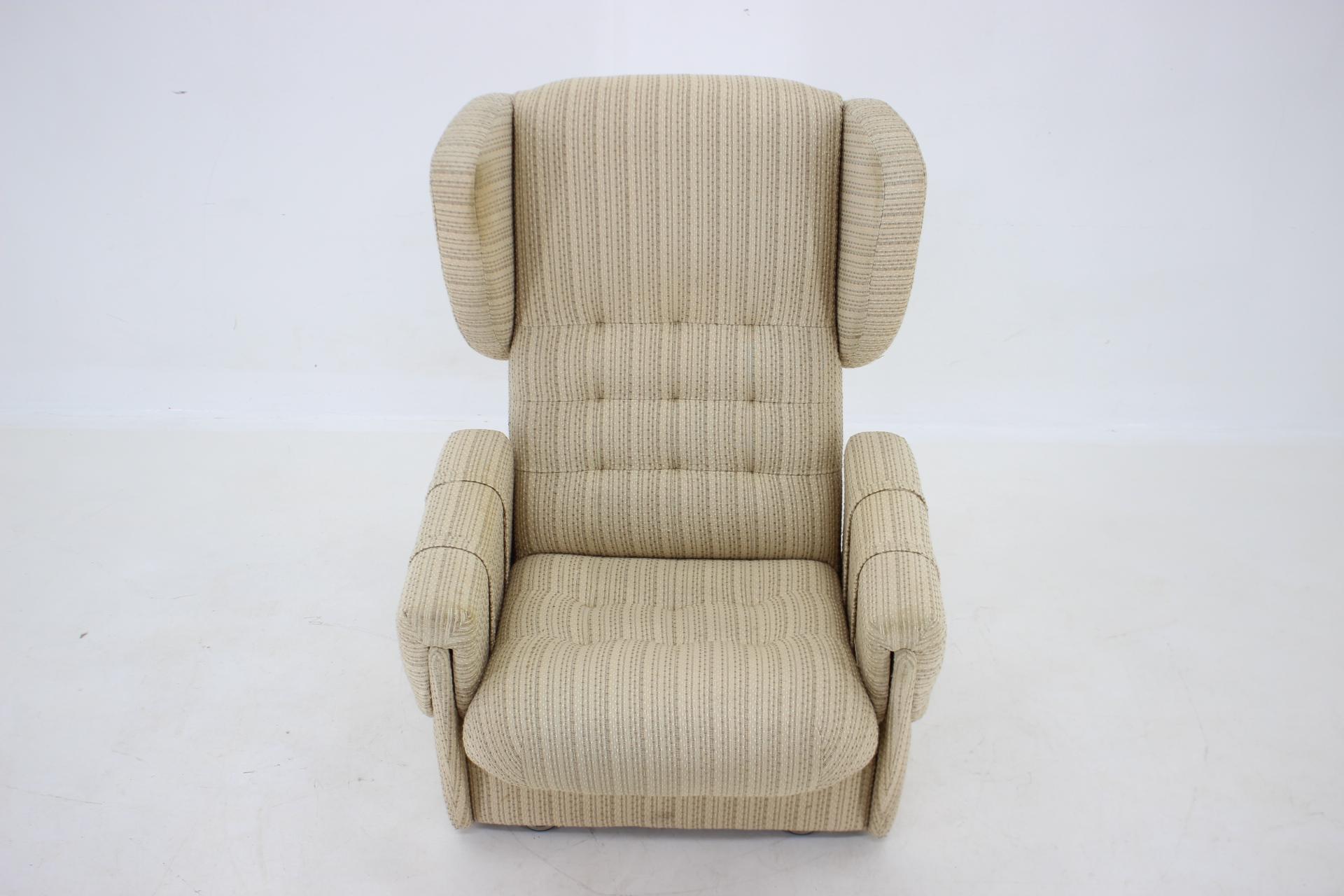 1970s Wing Chair, Czechoslovakia In Good Condition For Sale In Praha, CZ