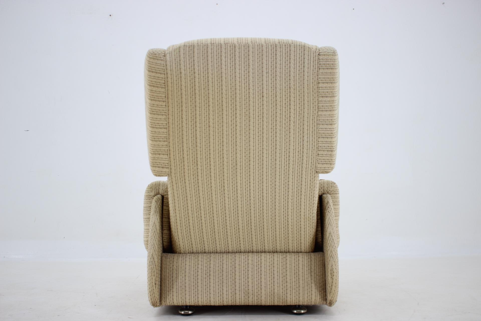 1970s Wing Chair, Czechoslovakia For Sale 2