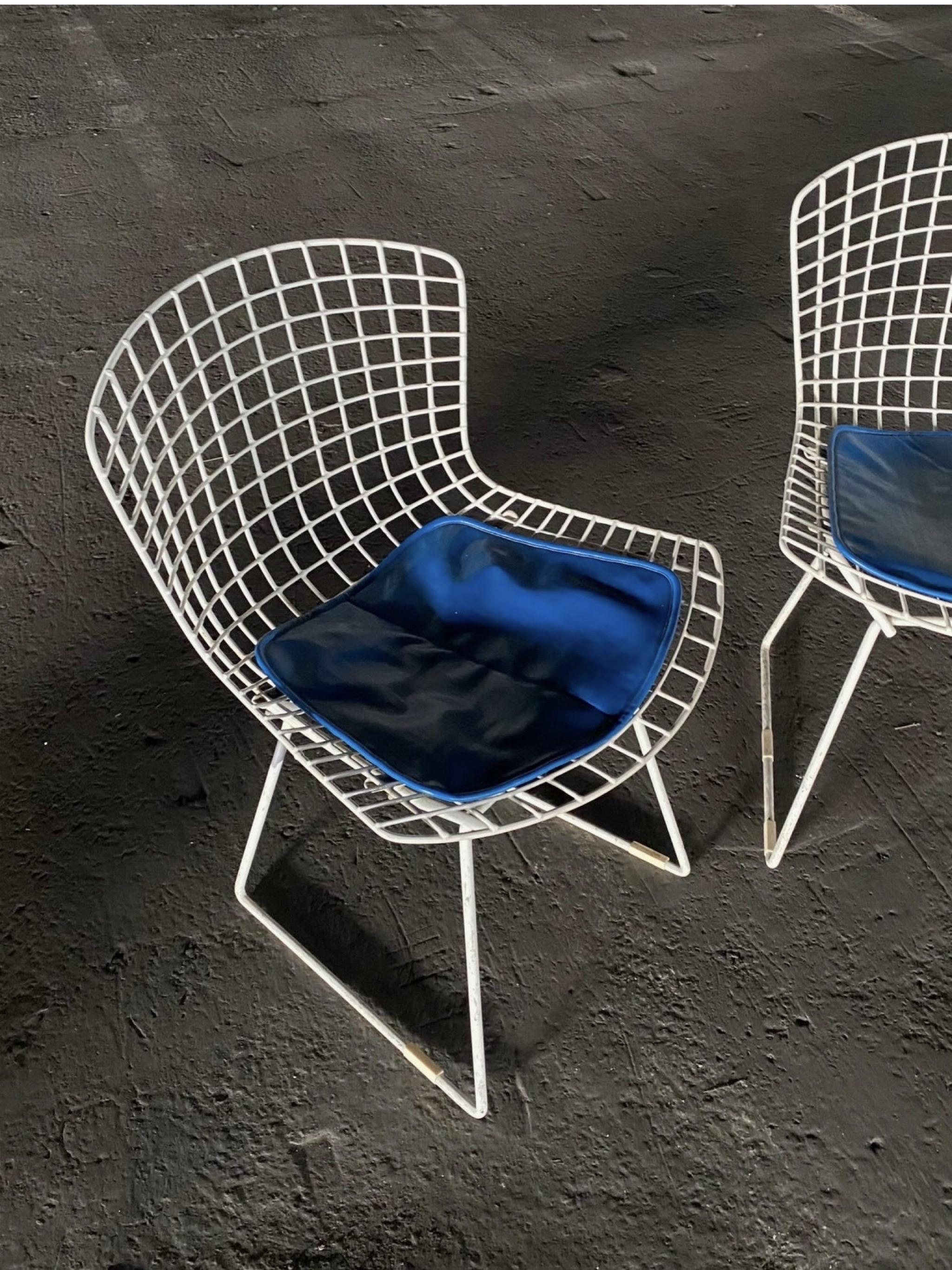 Mid-Century Modern 1970’s Wire Knoll Bertoia Side Chairs - a Pair For Sale