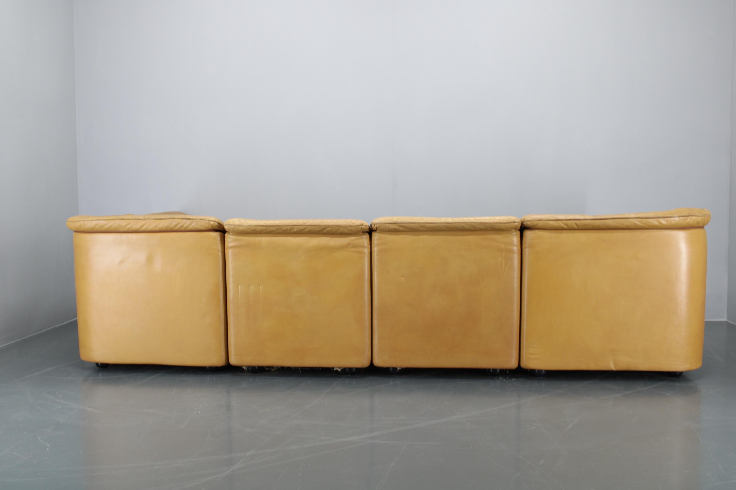 1970er Wittmann Hochbaret Leder Modular Sofa, Österreich im Angebot 5