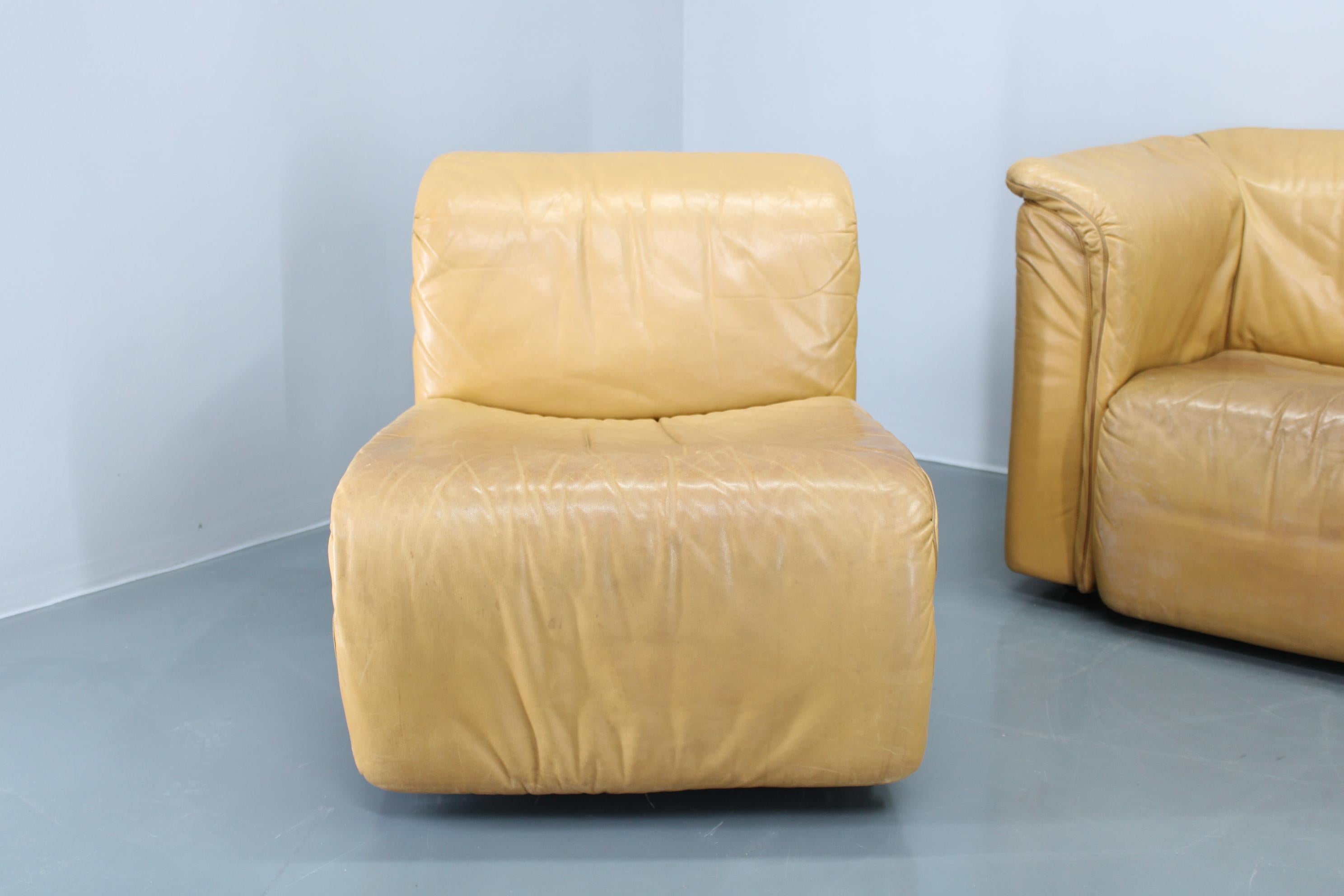 1970er Wittmann Hochbaret Leder Modular Sofa, Österreich im Zustand „Gut“ im Angebot in Praha, CZ