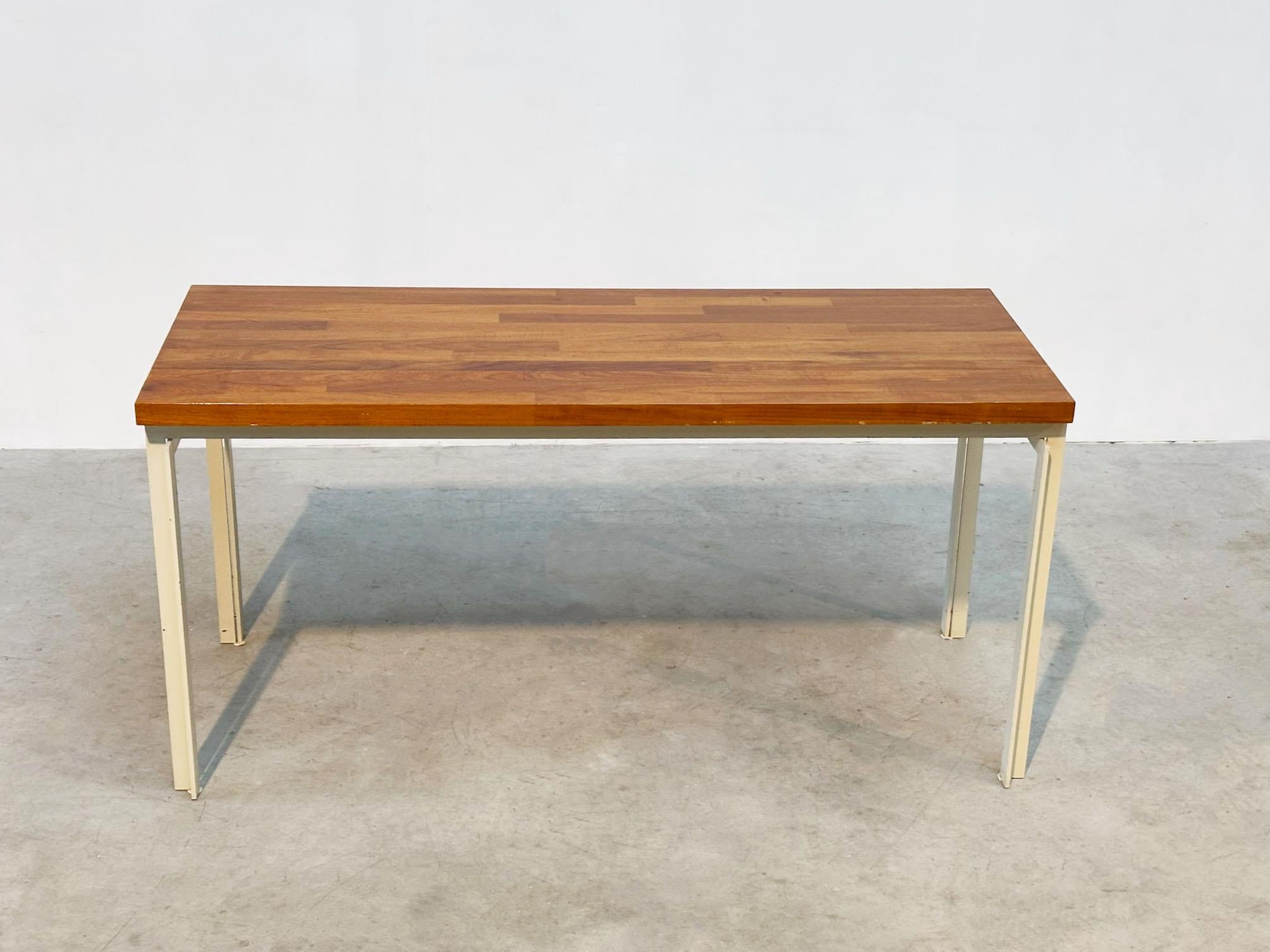 Olandese Scrivania olandese in legno del 1970 in vendita