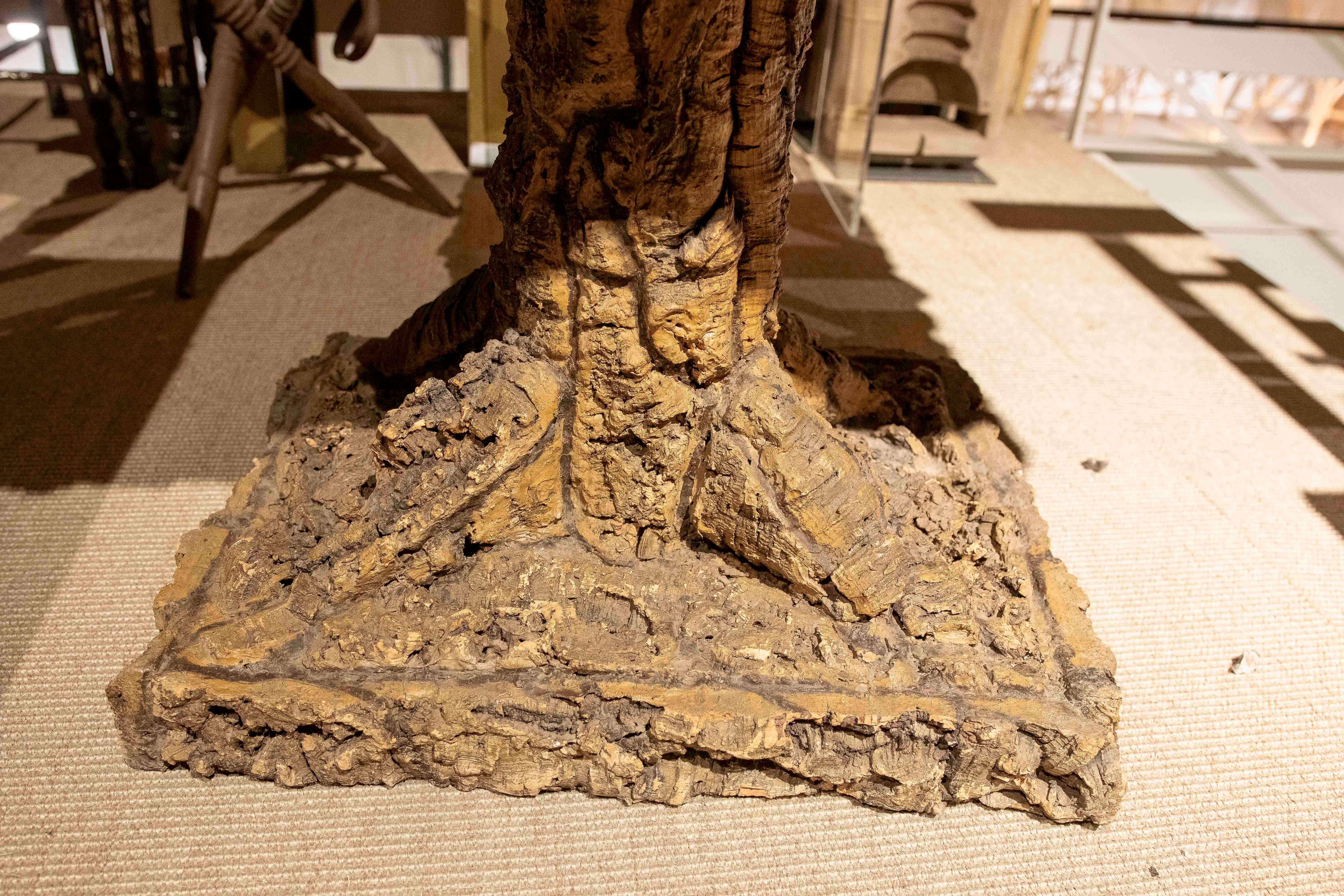 1970er Holz-Gartentisch mit Baumrindenverkleidung im Angebot 12