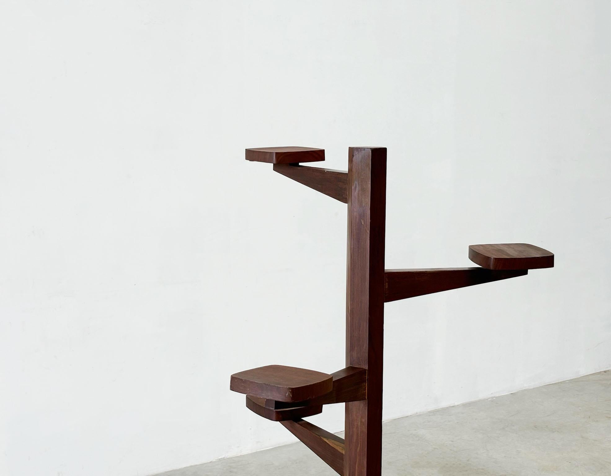 Étagère/table d'appoint italienne en bois des années 1970 Bon état - En vente à Nijlen, VAN