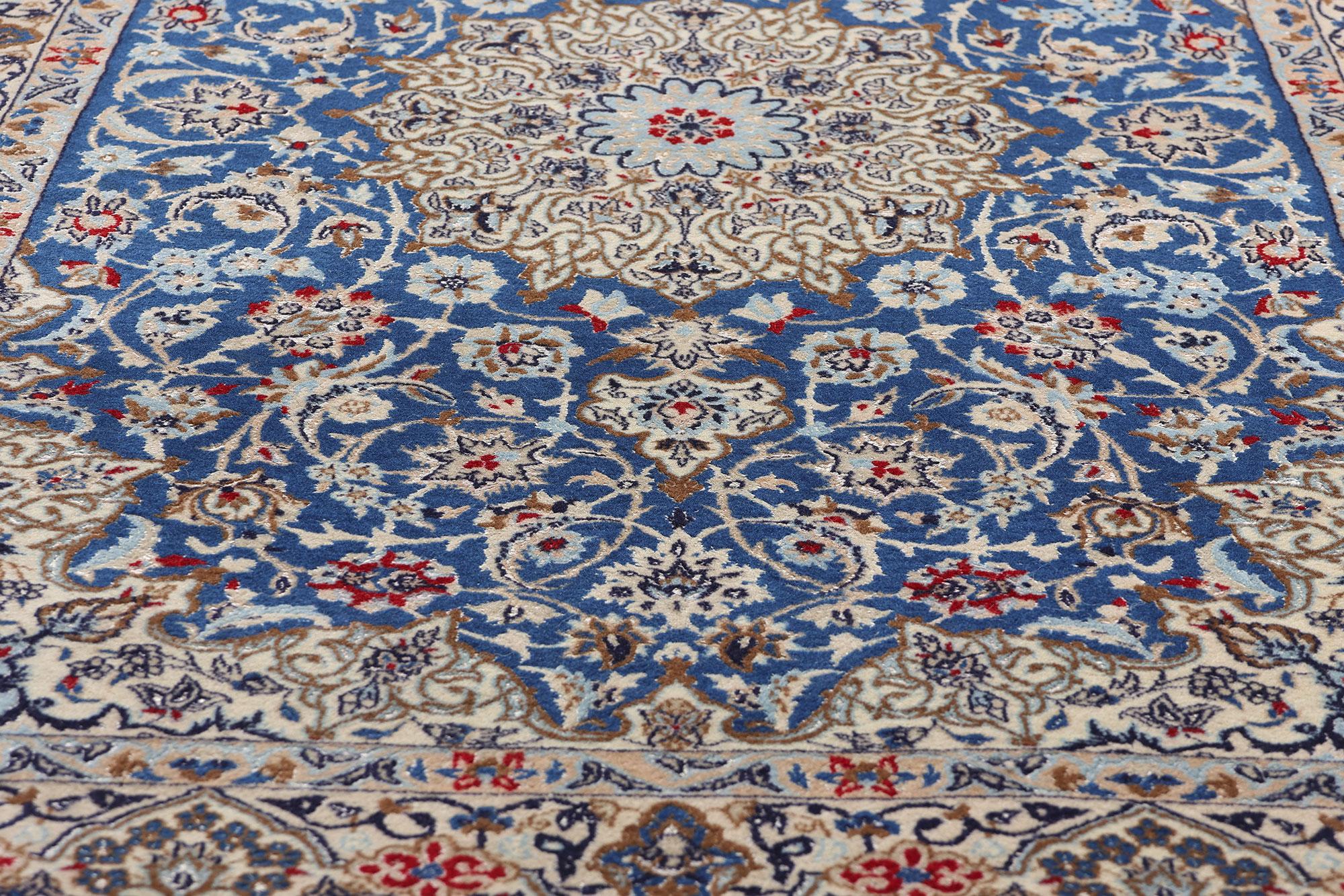 1970's Wool and Silk Ivory & Blue Persian Nain Carpet with Modern Style In Good Condition For Sale In Dallas, TX