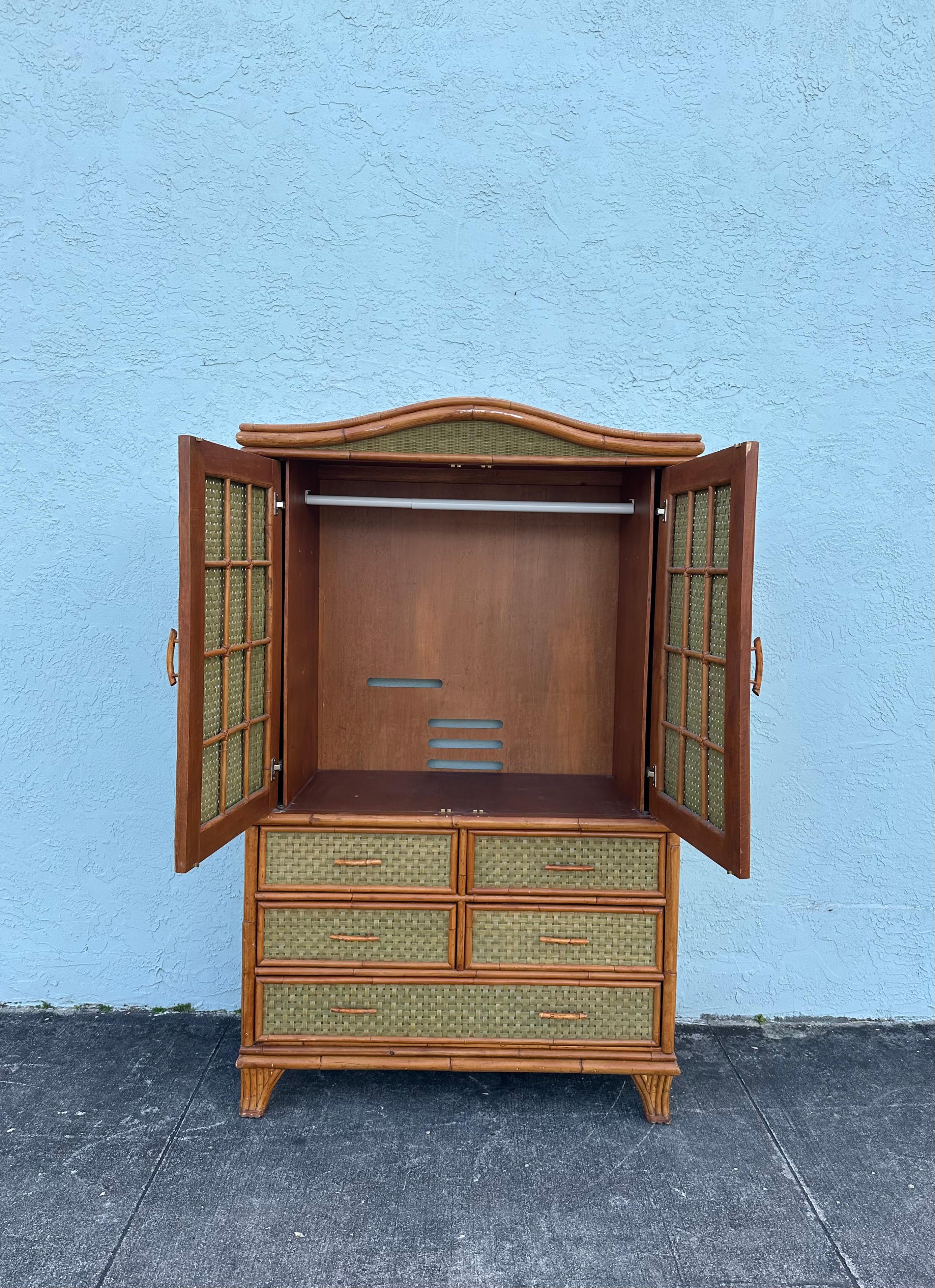 1970s Woven Rattan Green Arch Armoire Wardrobe Storage Cabinet In Good Condition For Sale In Fort Lauderdale, FL