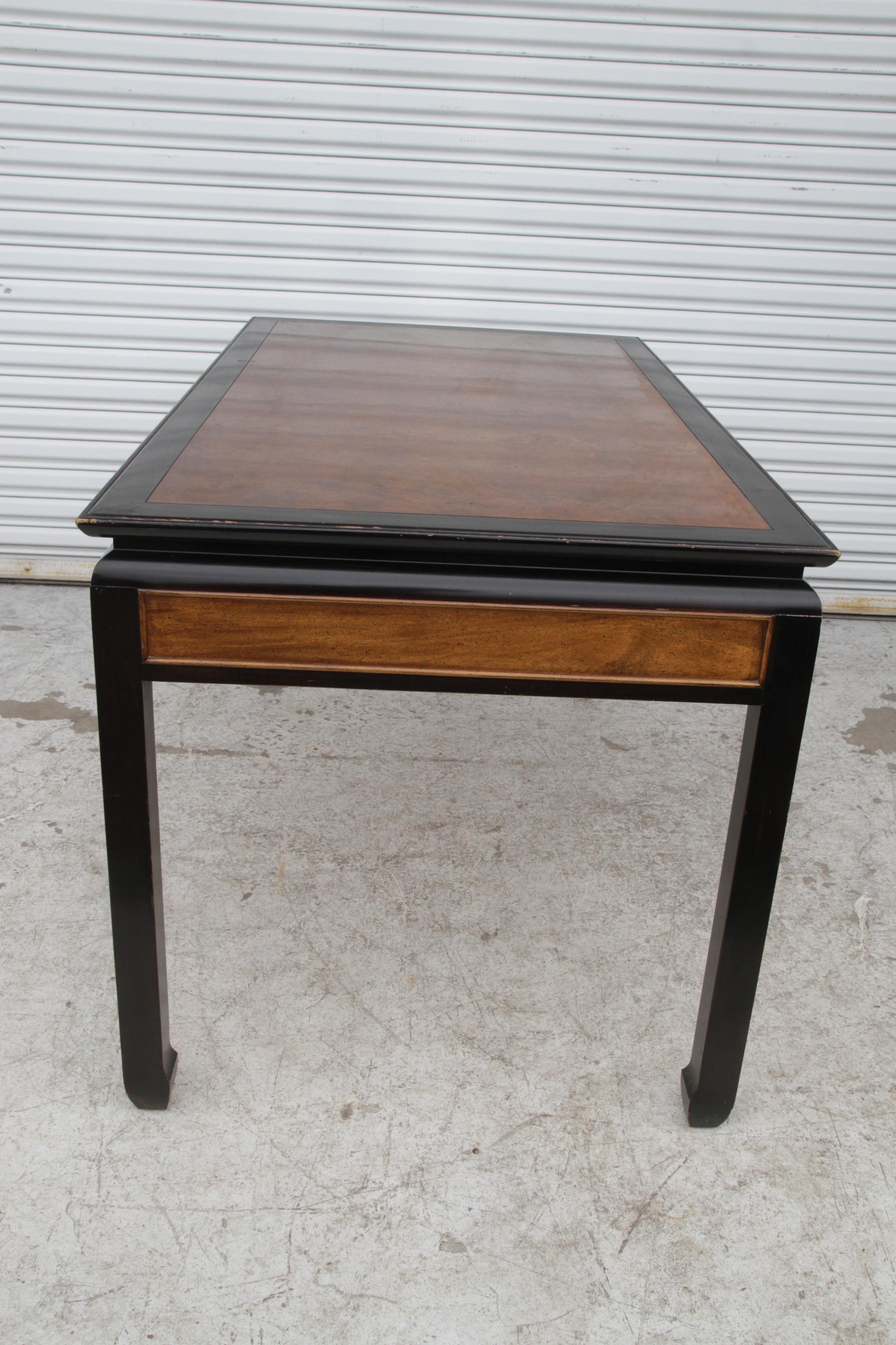 Scrivania anni '70 della Collection'S Chin Hua di Century Furniture in vendita 2