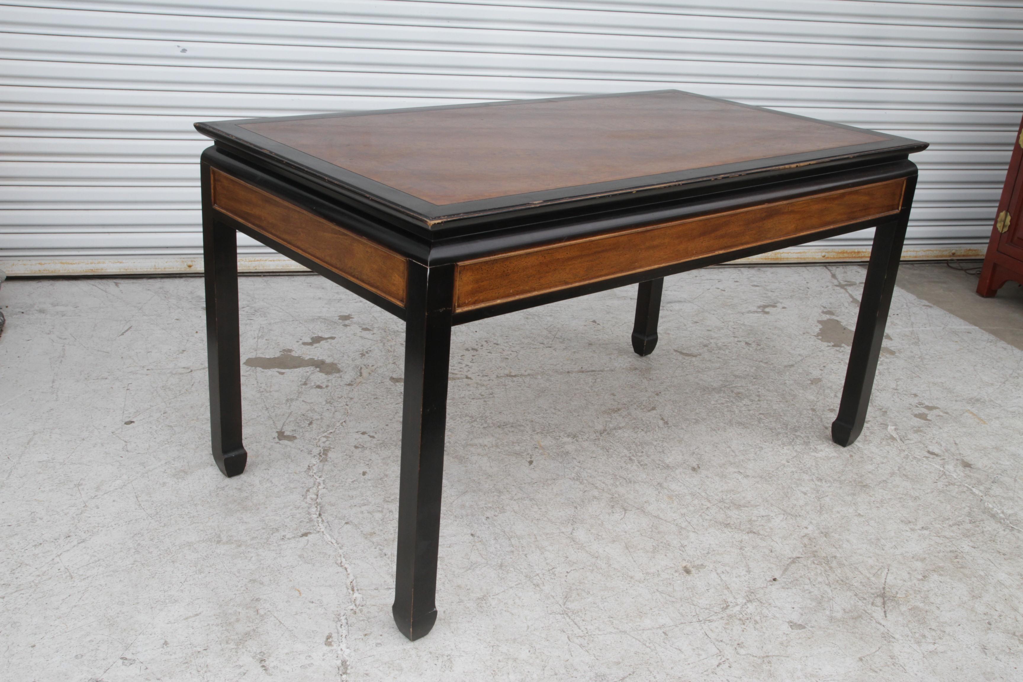 Scrivania anni '70 della Collection'S Chin Hua di Century Furniture in vendita 1