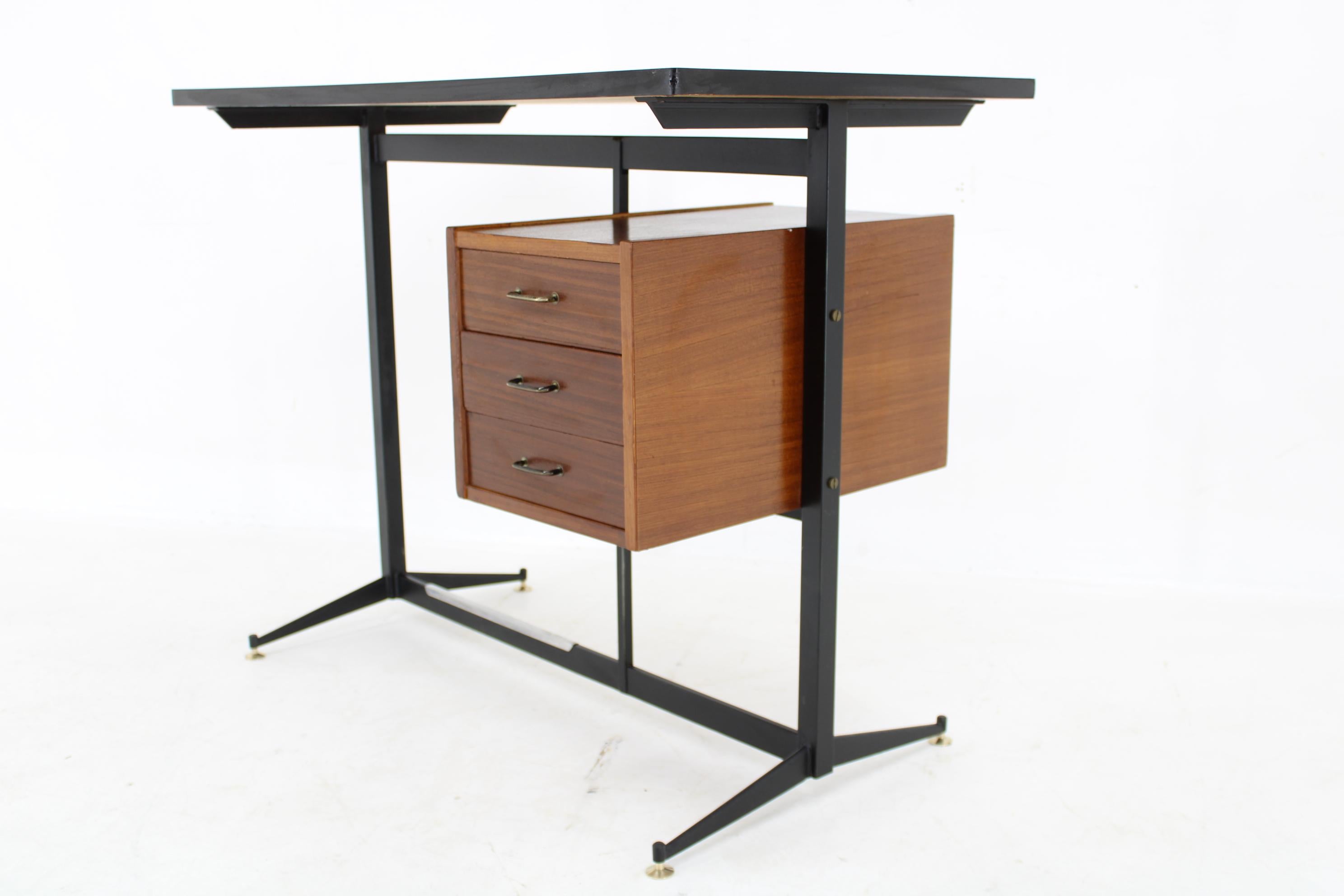 1970s Writing Desk, Italy  For Sale 11